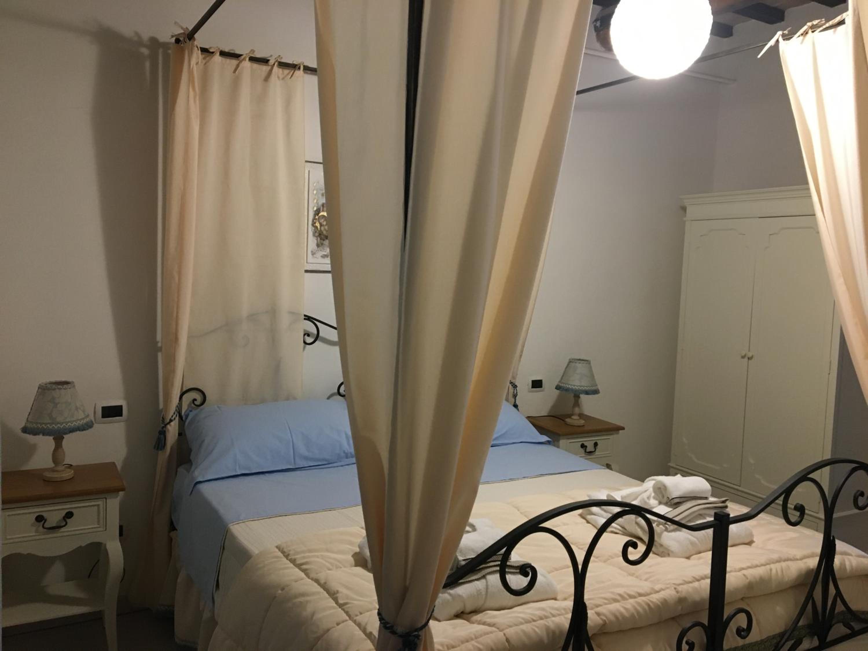 One-Bedroom House - Photo 9