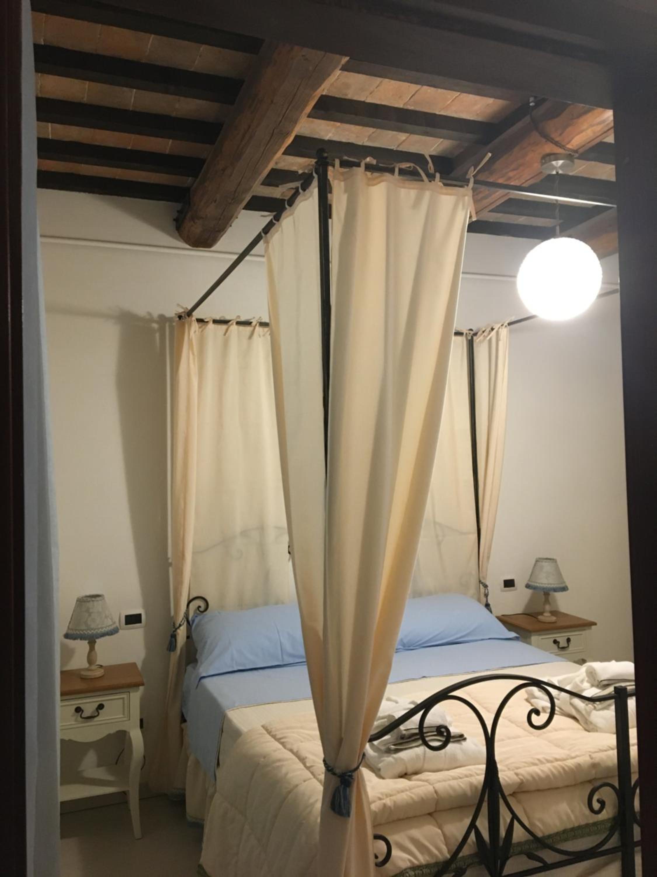 One-Bedroom House - Photo 14