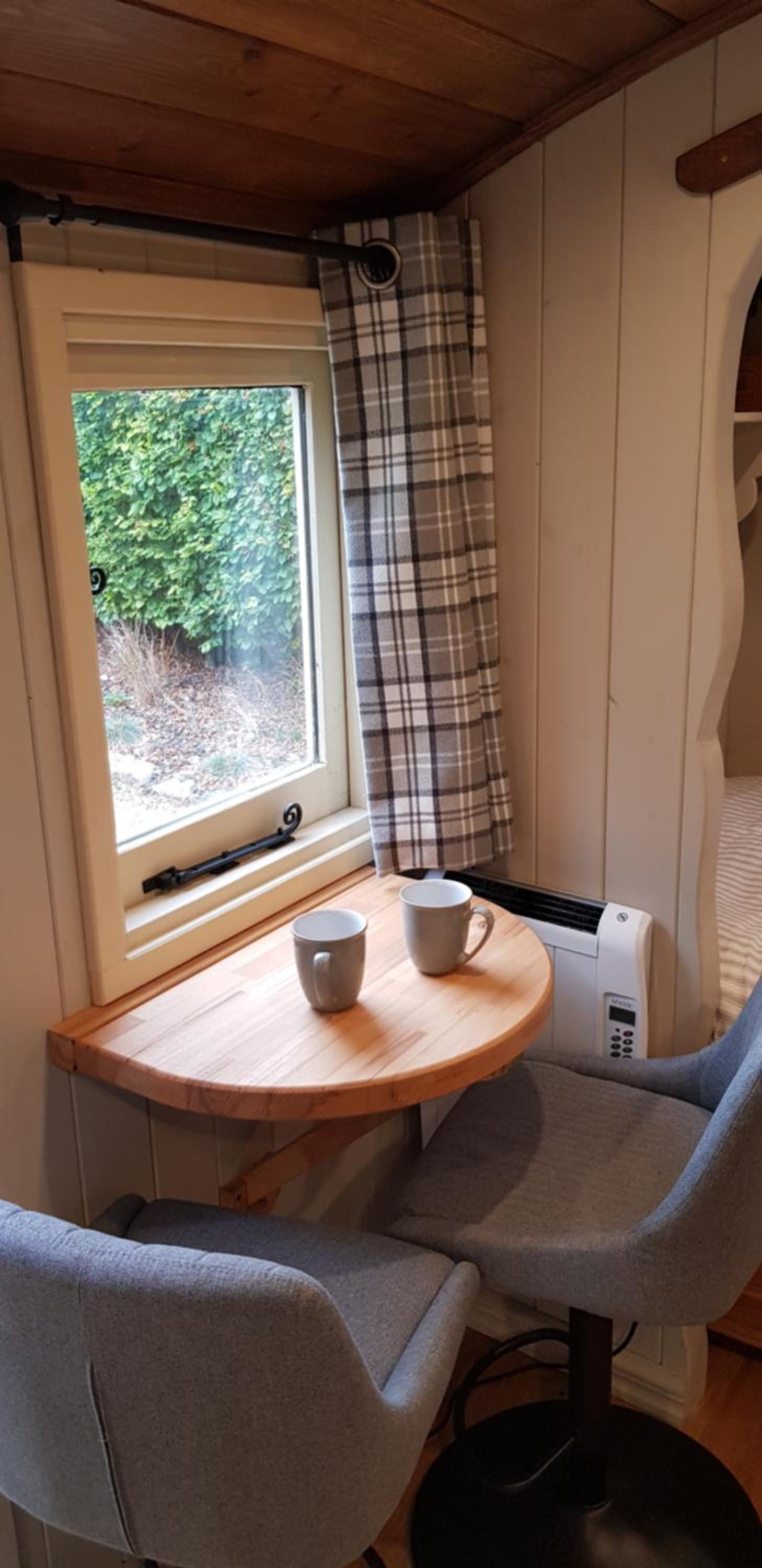 Mobile Home - Photo 4