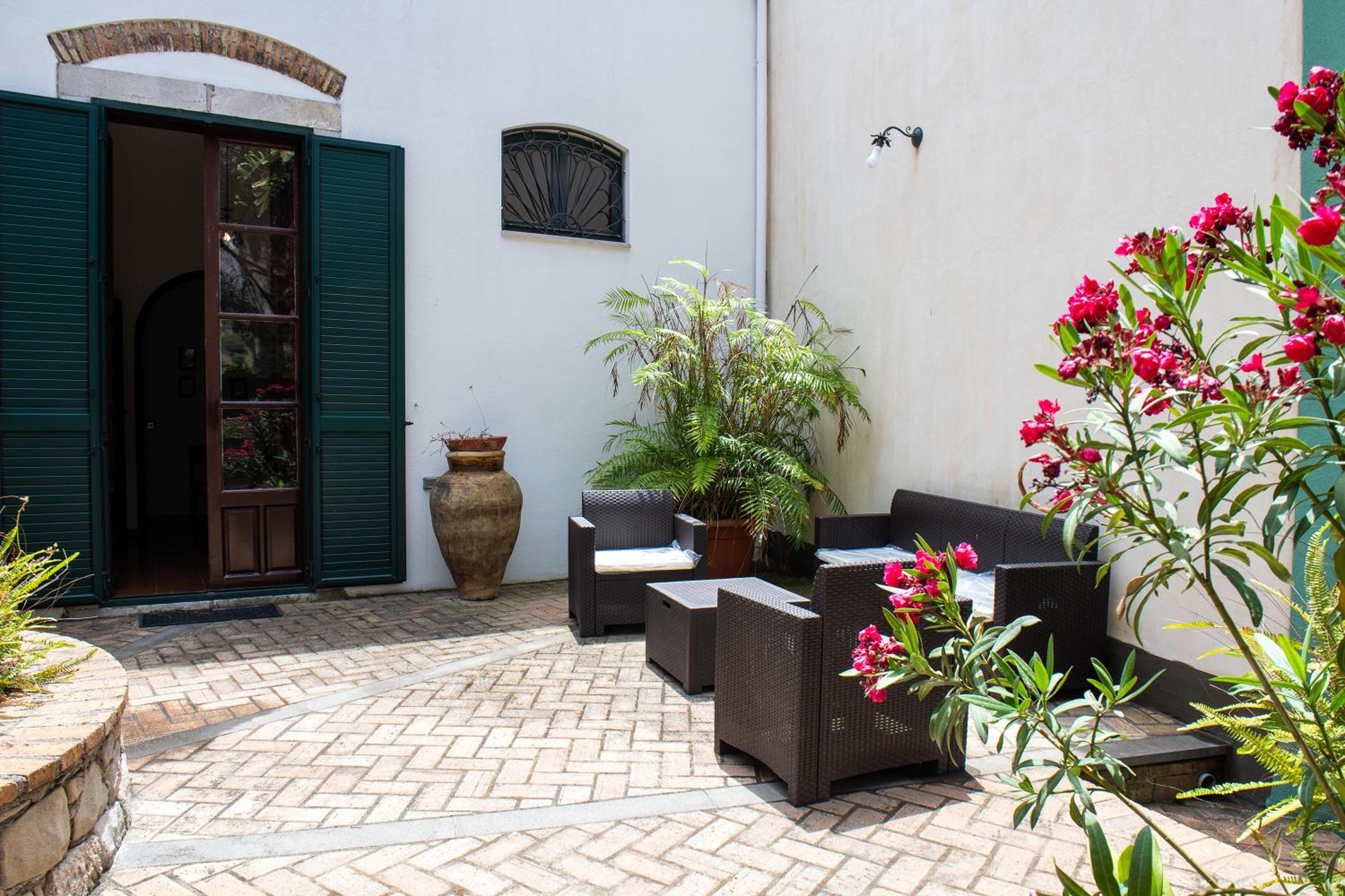Villa photo 3