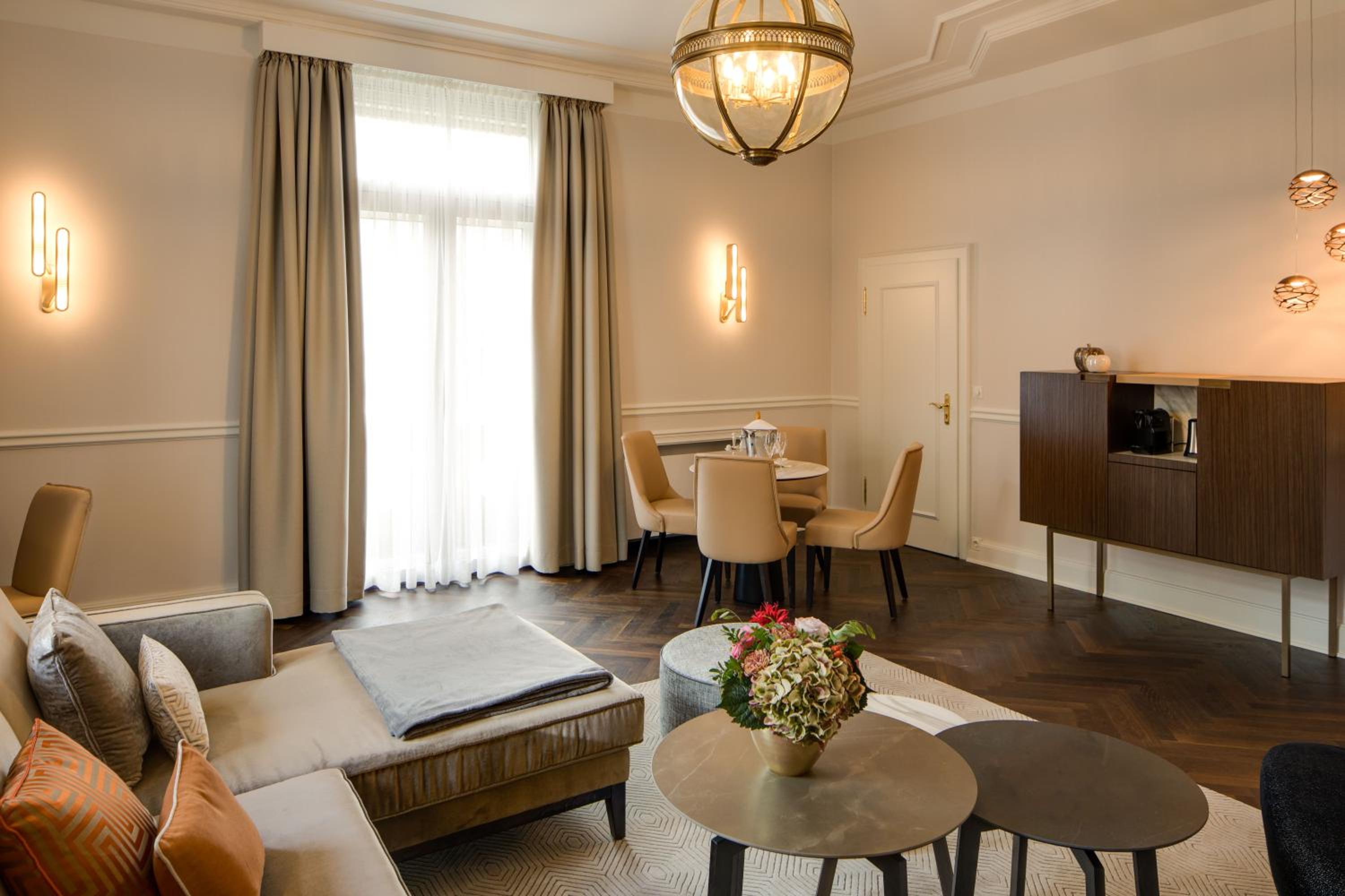Deluxe Suite