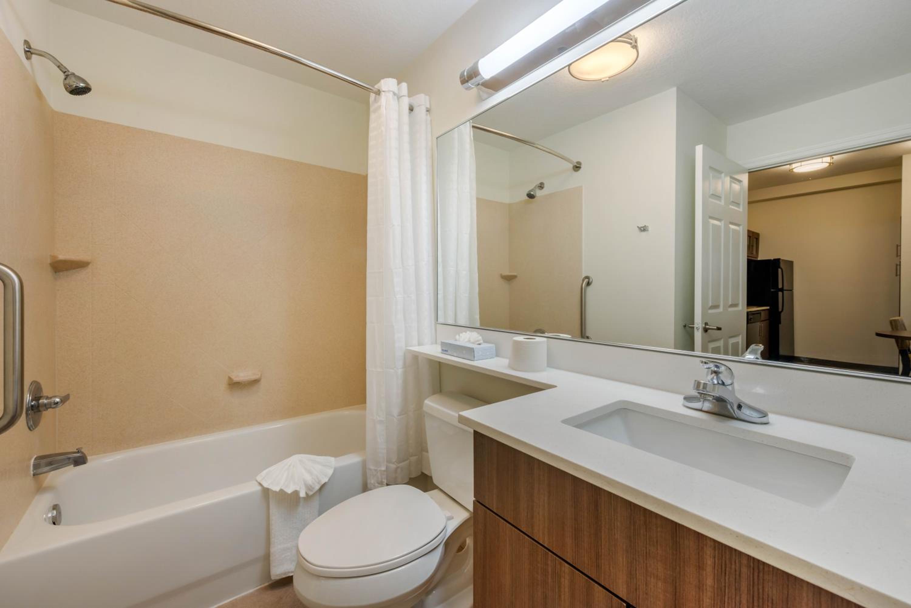 Studio Suite - Photo 3