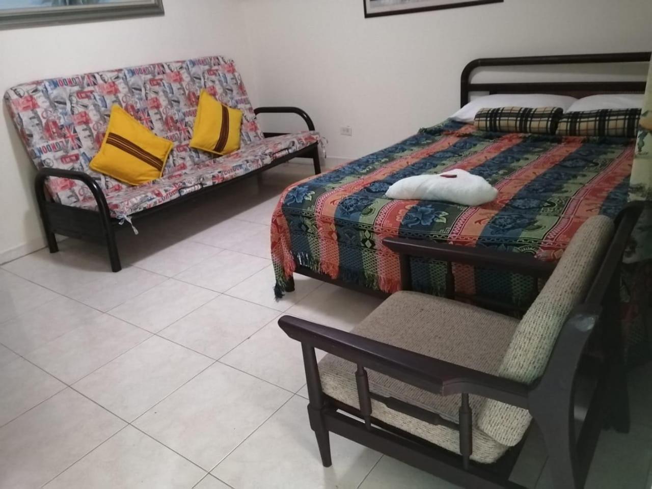 Triple Room with Private Bathroom photo 2