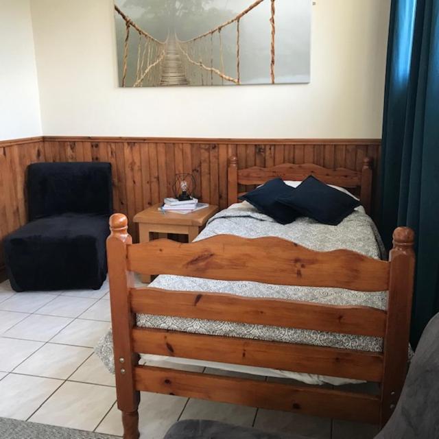 Standard Twin Room with Garden View photo 2