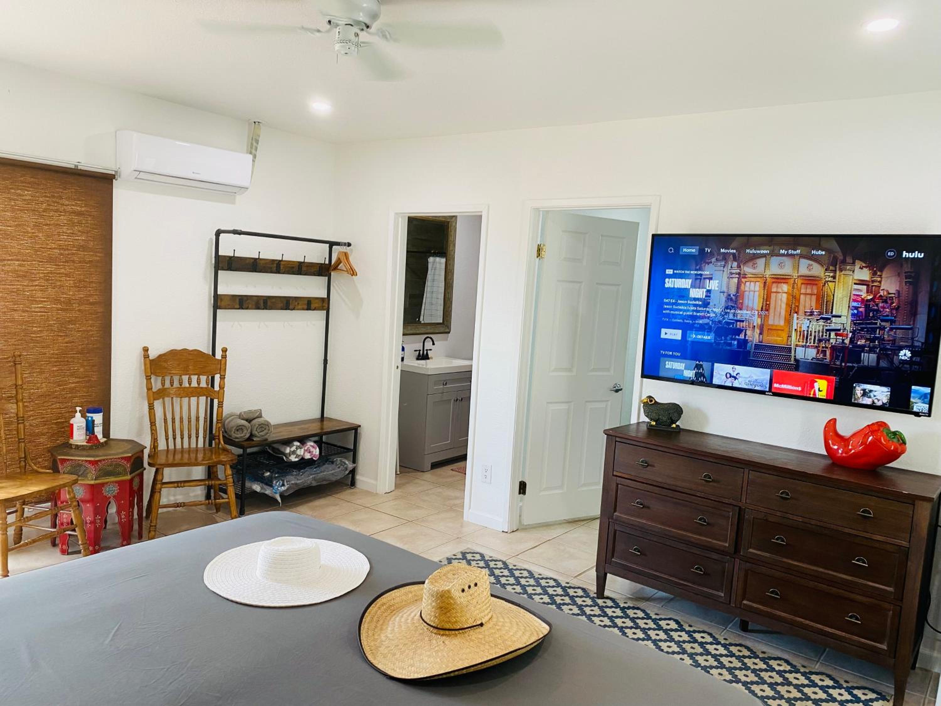 Double Room with Patio - Photo 10