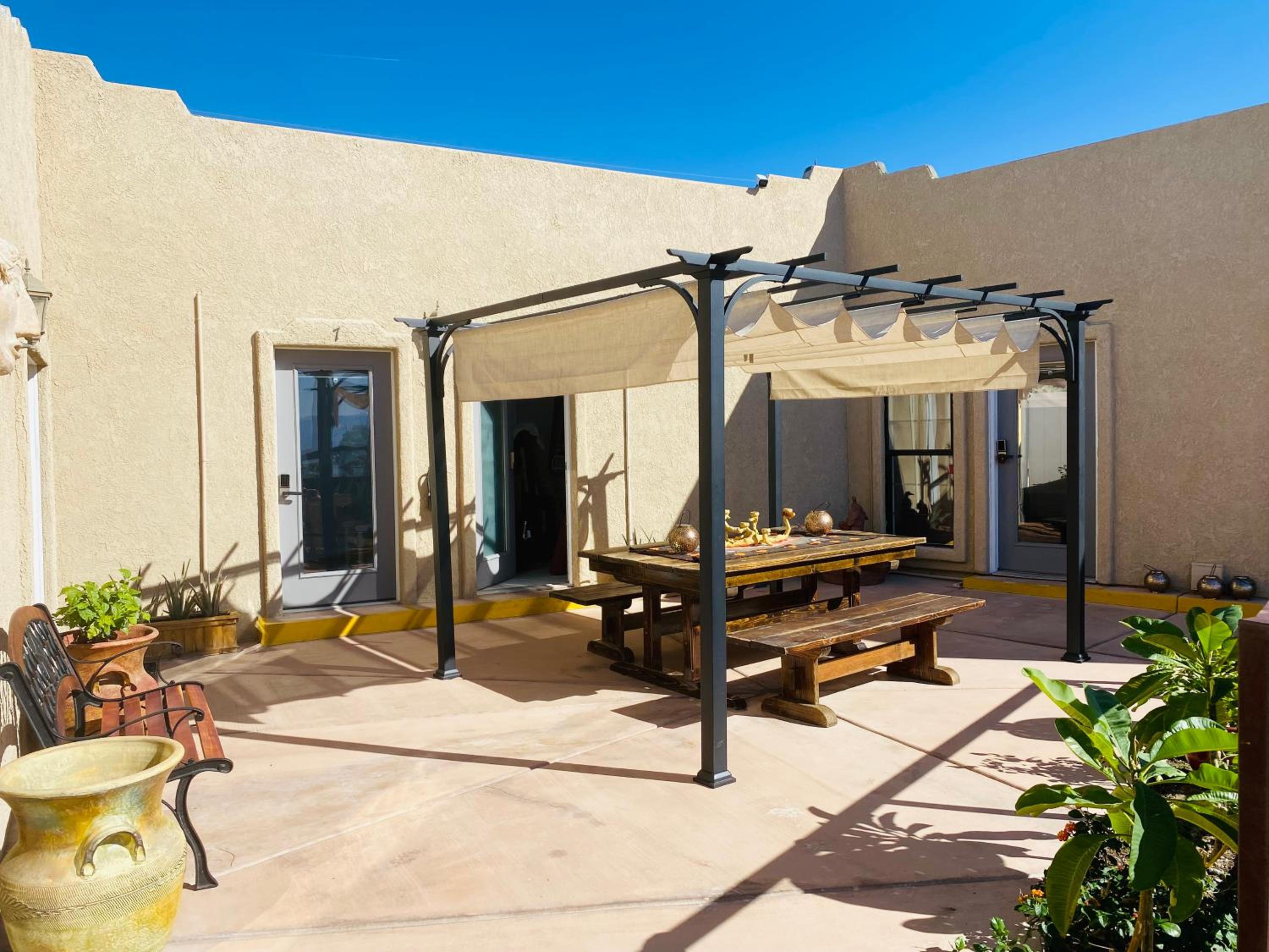 Double Room with Patio - Photo 8