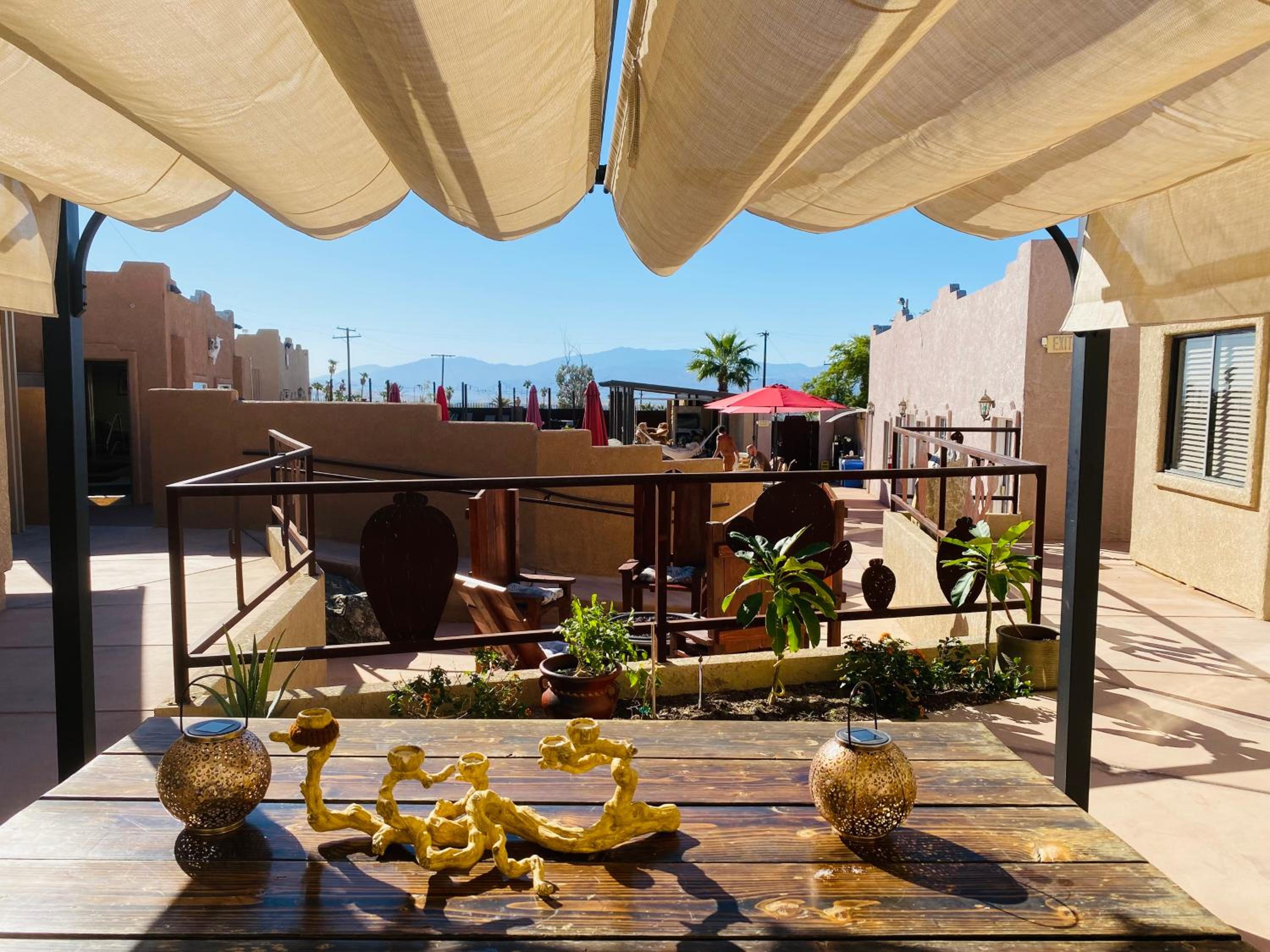 Double Room with Patio - Photo 9