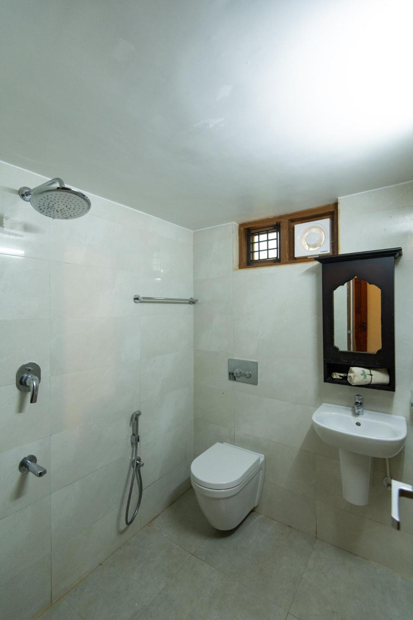 Deluxe Double Room with Balcony photo 2