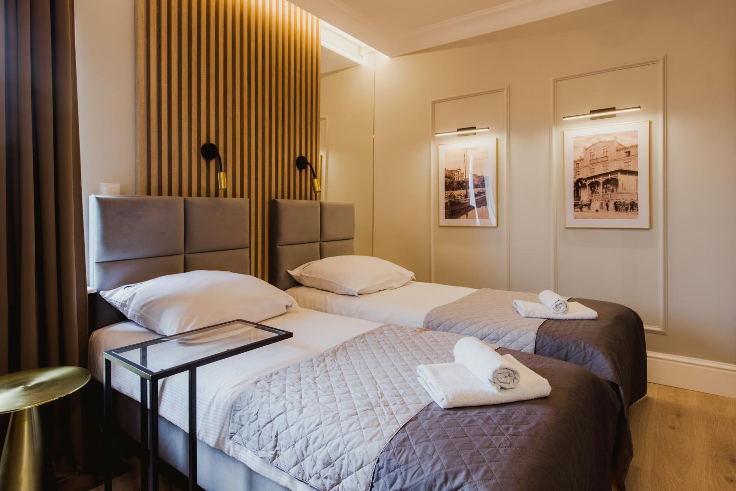 Double or Twin Room - Photo 6