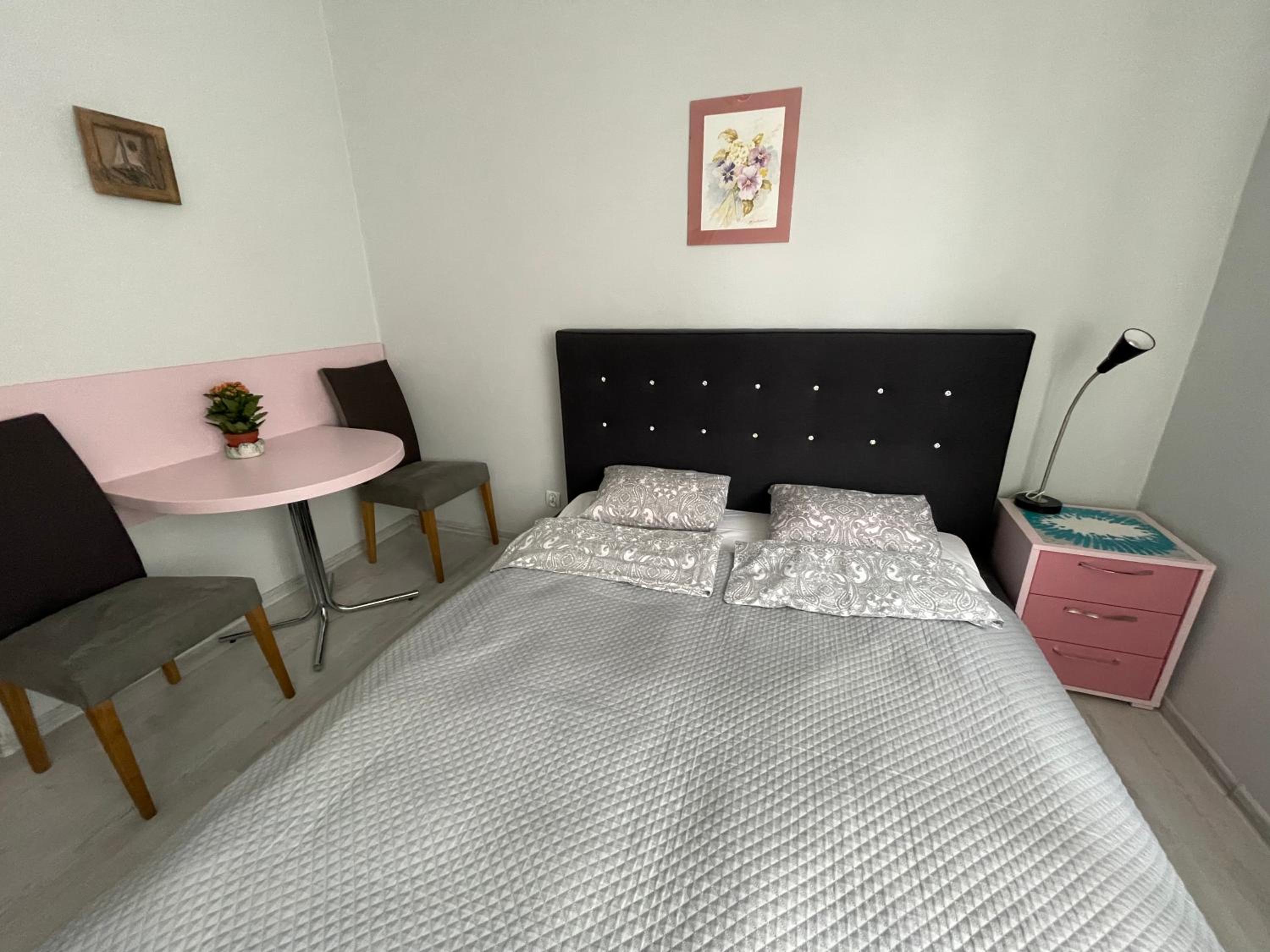 Standard King Room photo 1