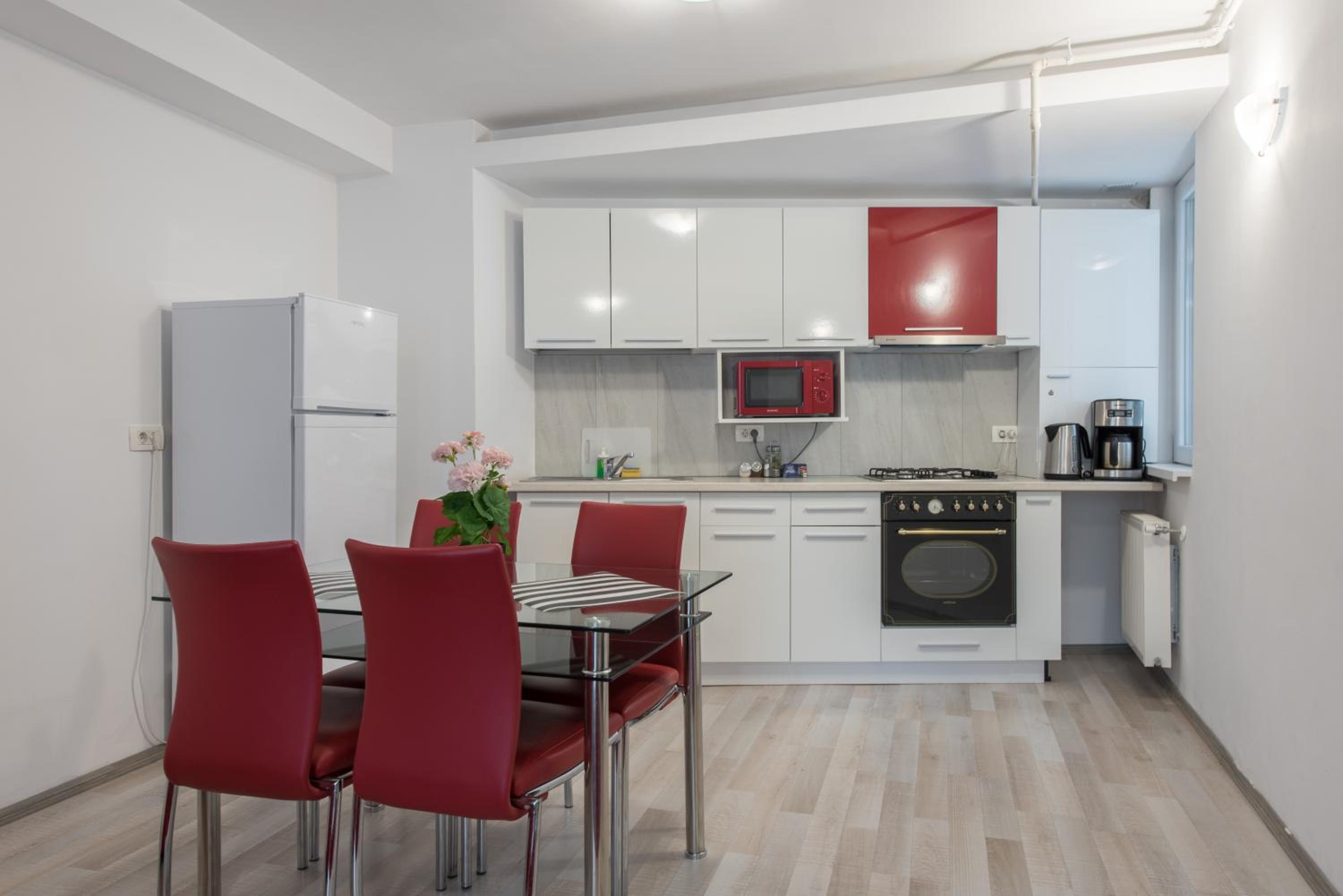 Superior One-Bedroom Apartment with Balcony - Photo 7