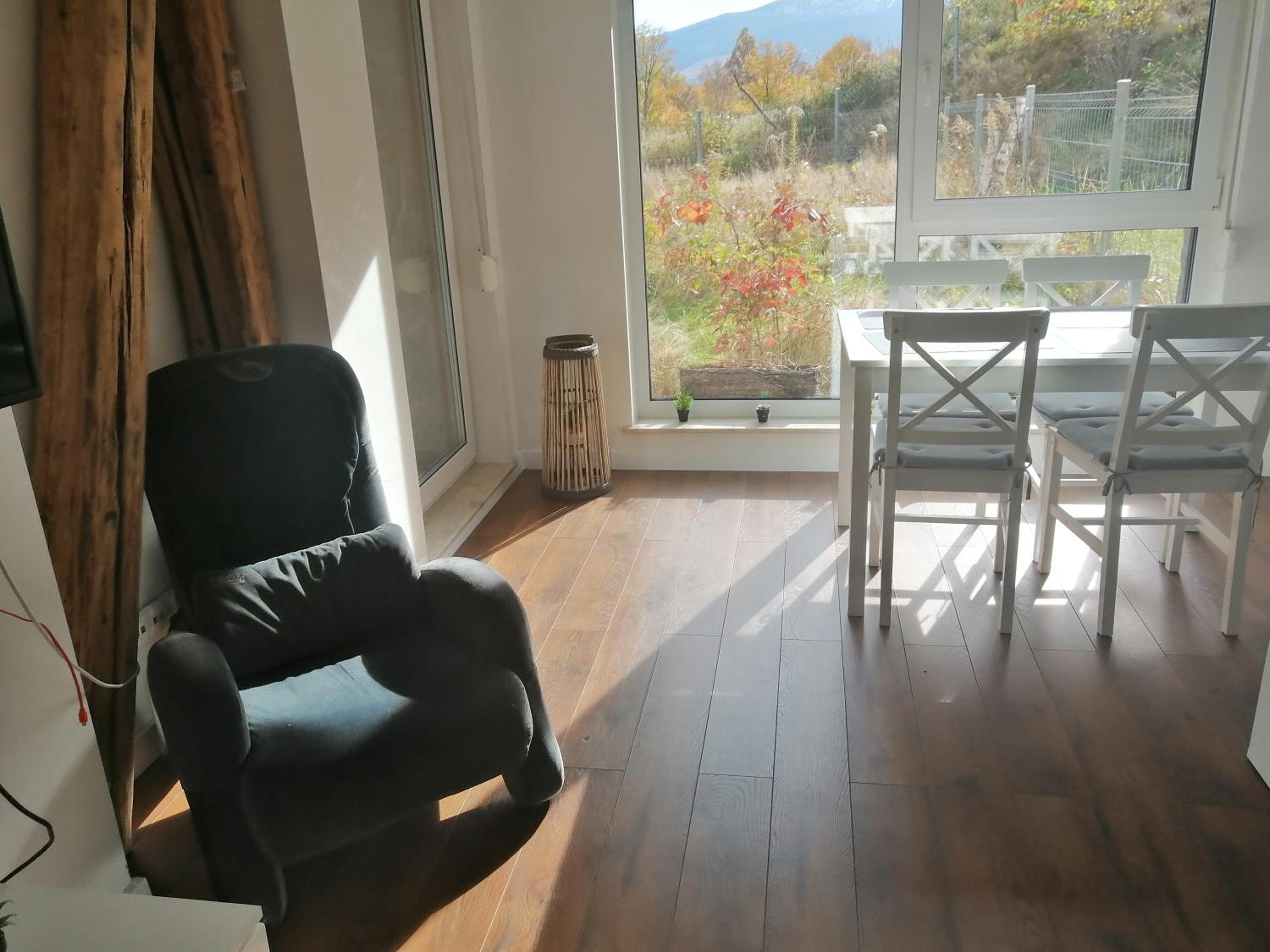 One-Bedroom Apartment - Photo 9