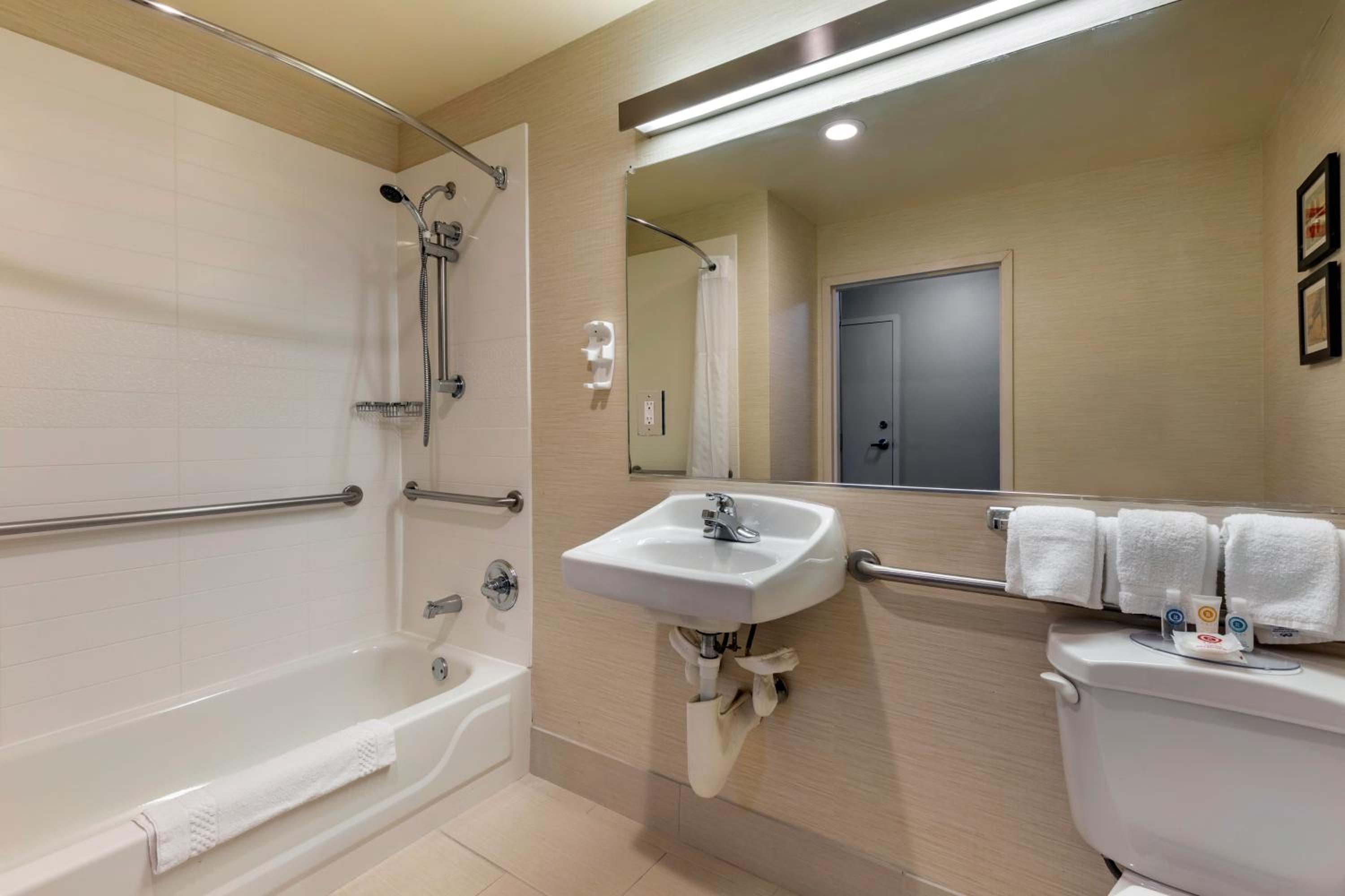 King Room - Accessible/Non-Smoking - Photo 7