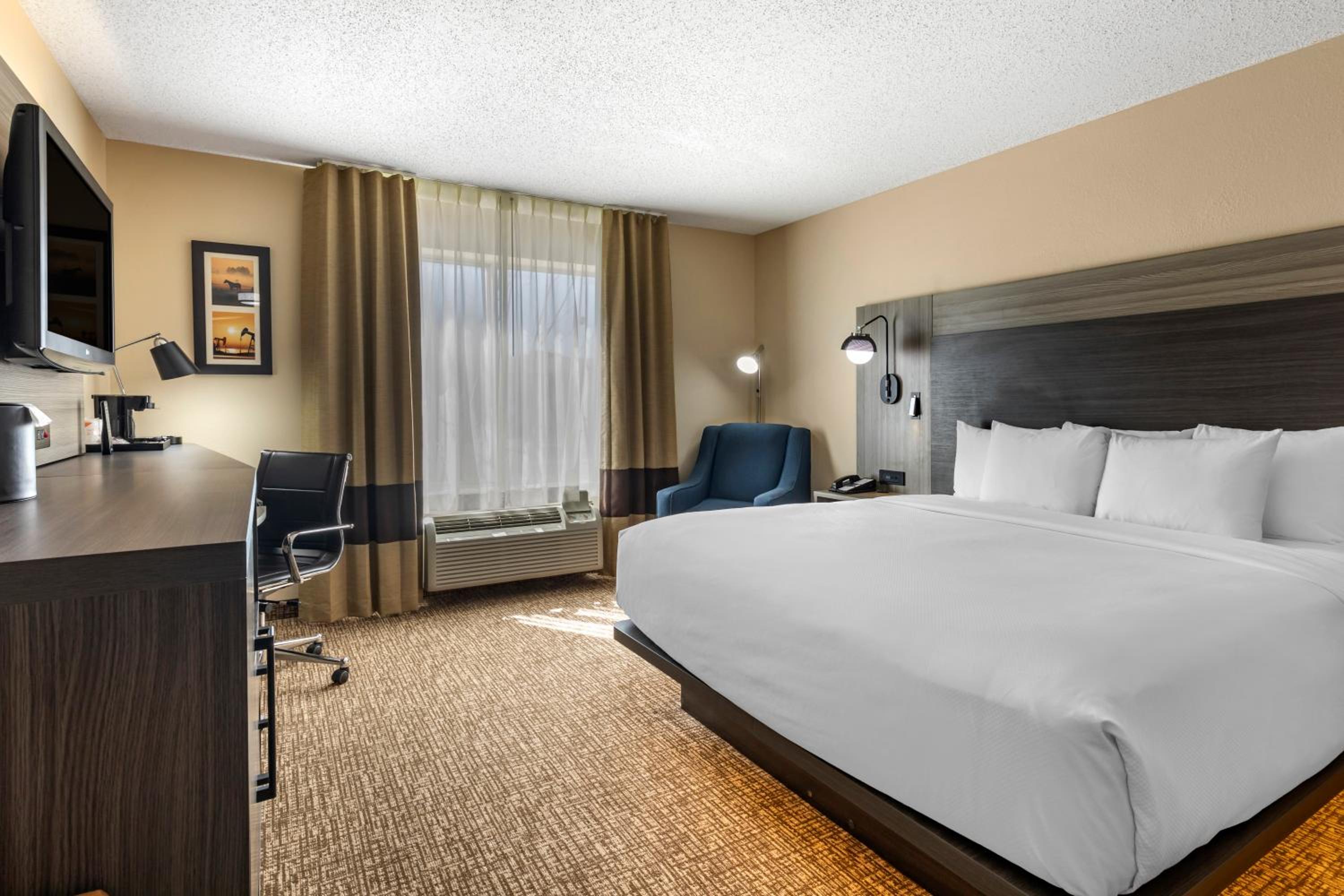 King Room - Accessible/Non-Smoking - Photo 2
