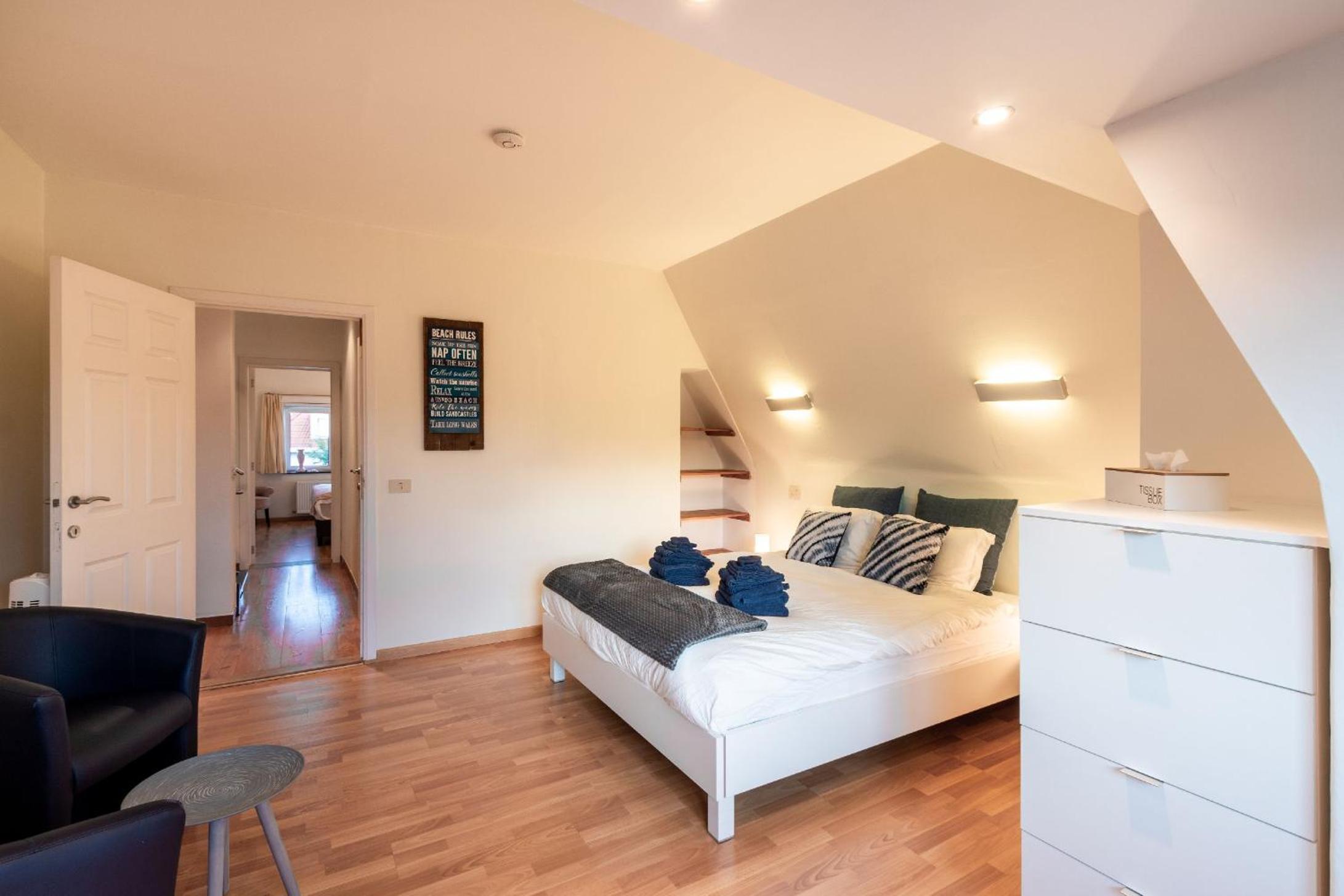 Villa - Photo 1