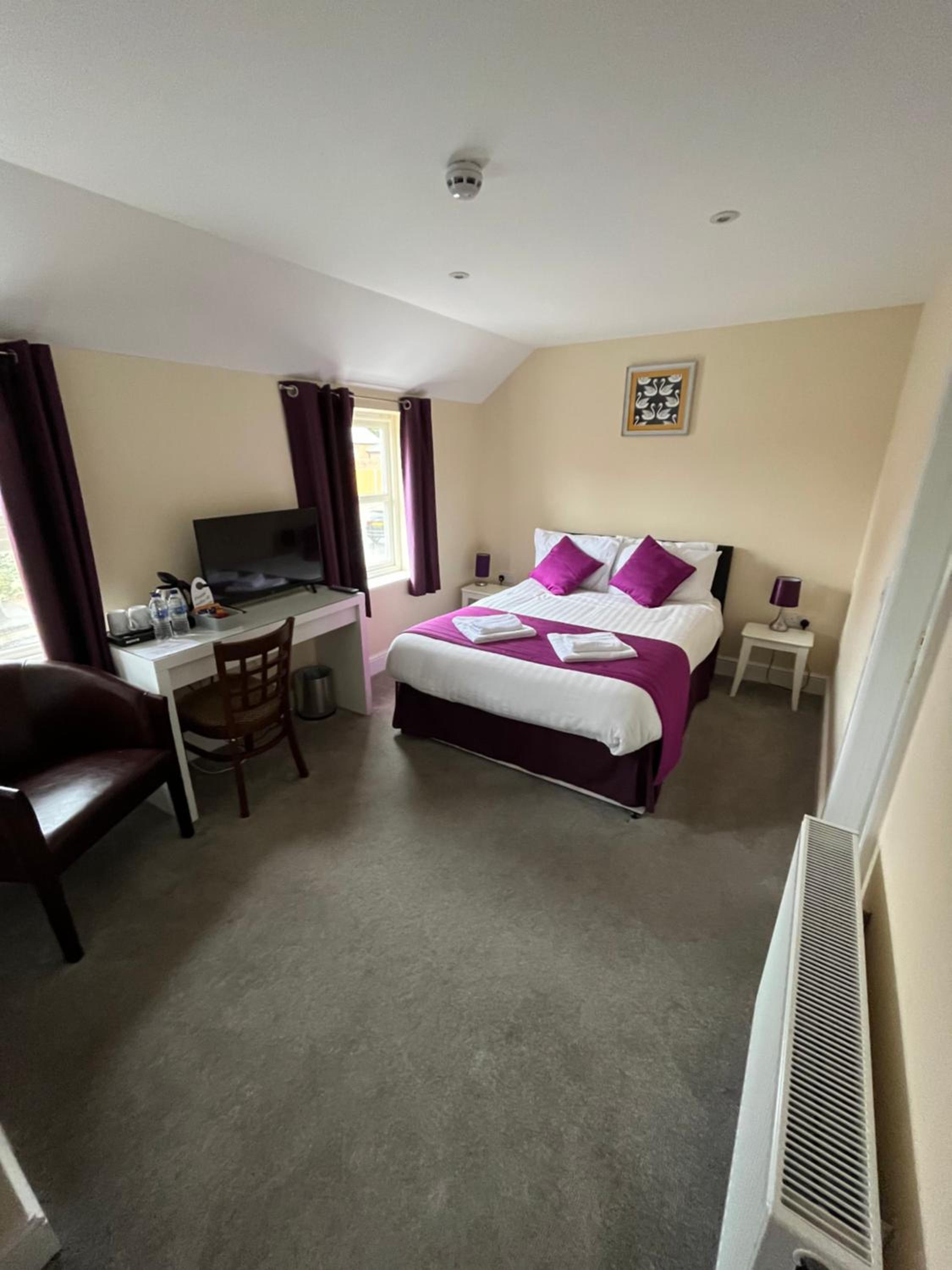 Double Room - Photo 10