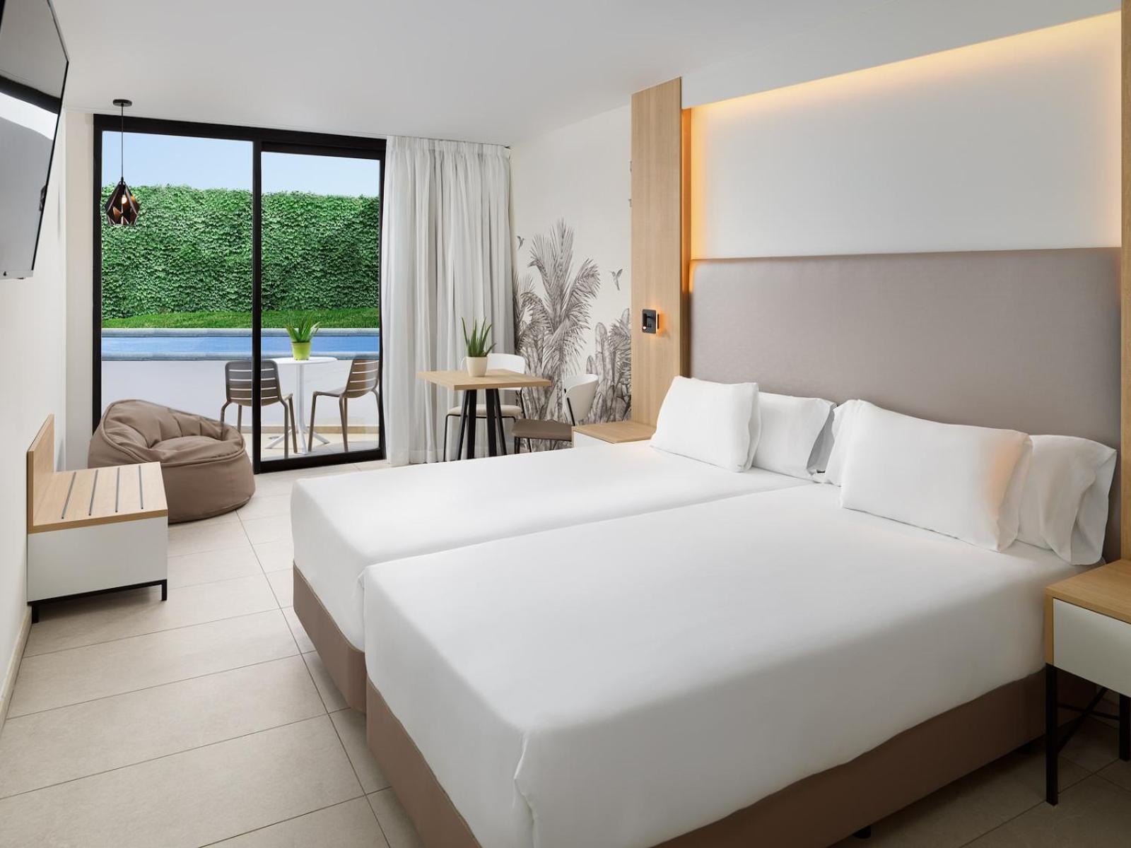 Swim-Up Double Room