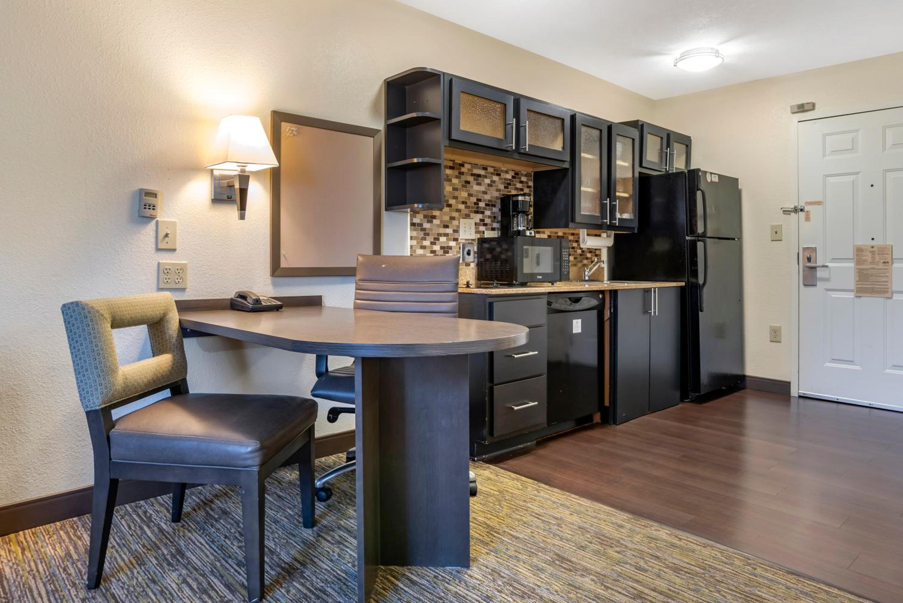 Studio Suite - Photo 4
