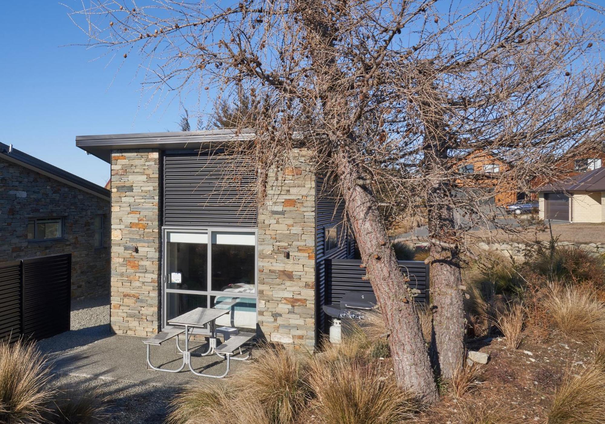 One-Bedroom House photo 1