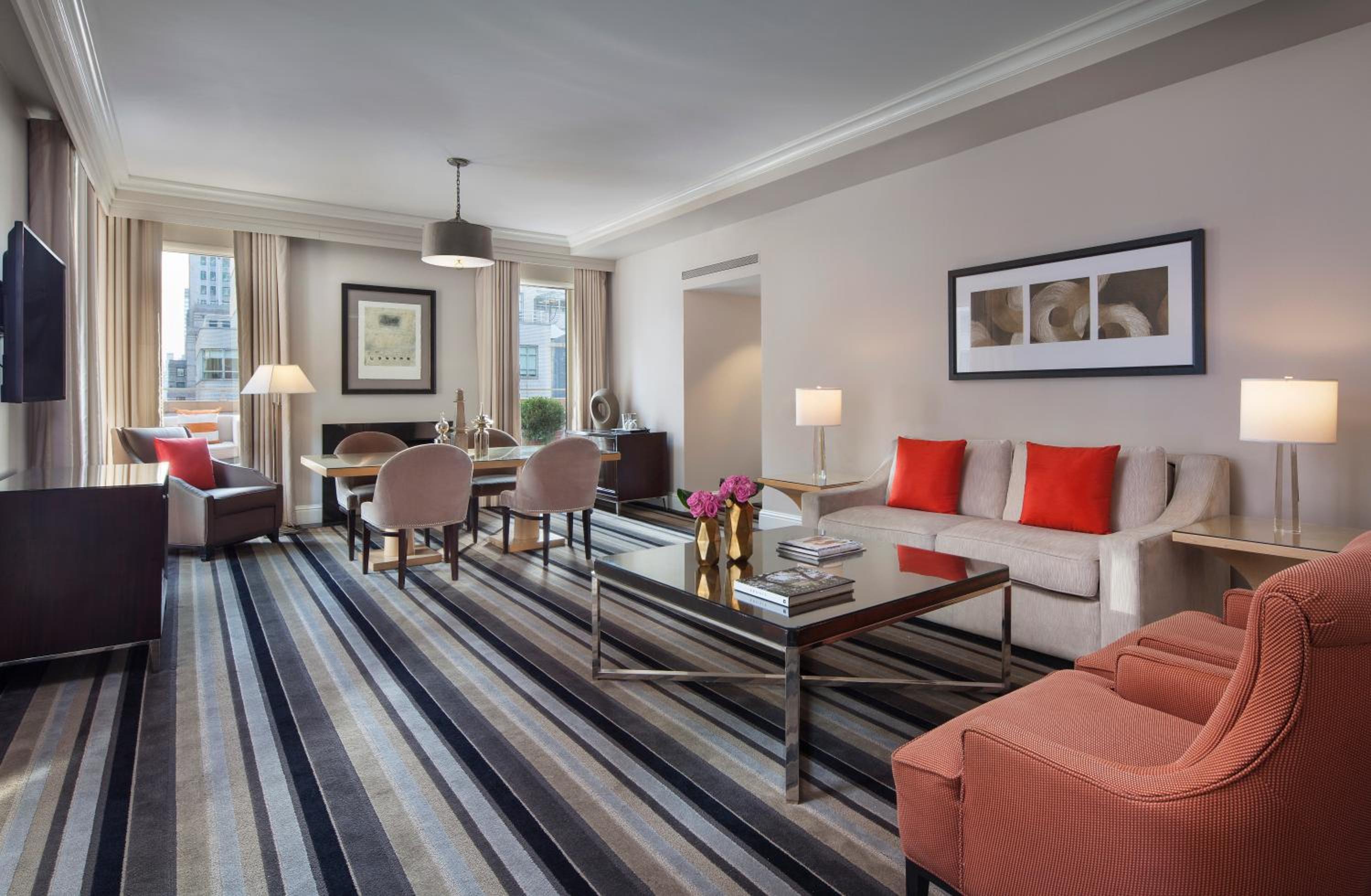 Luxury Rodgers and Hammerstein Suite 1 King Bed thumbnail 5