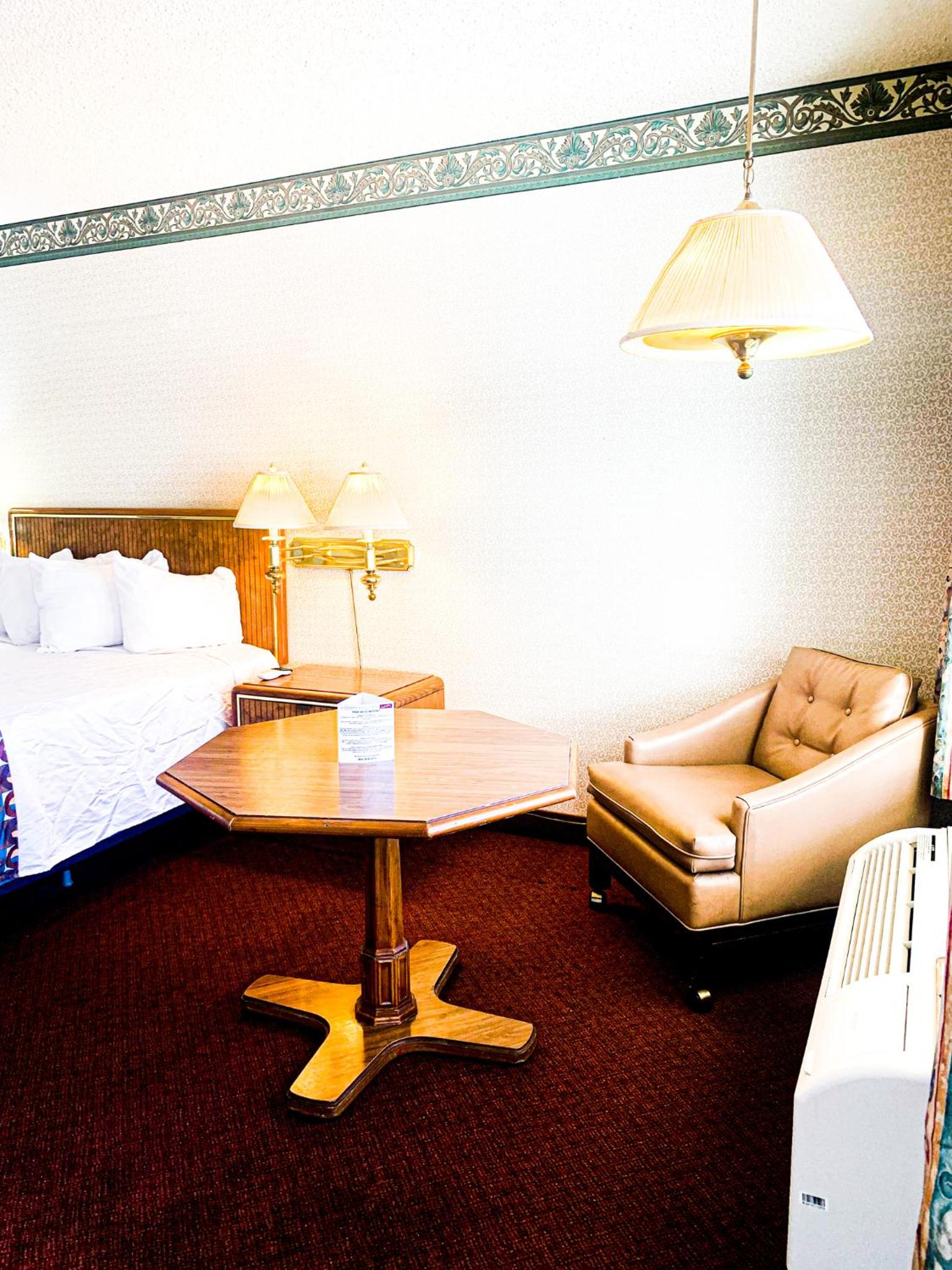 Standard Queen Room - Non-Smoking - Photo 1