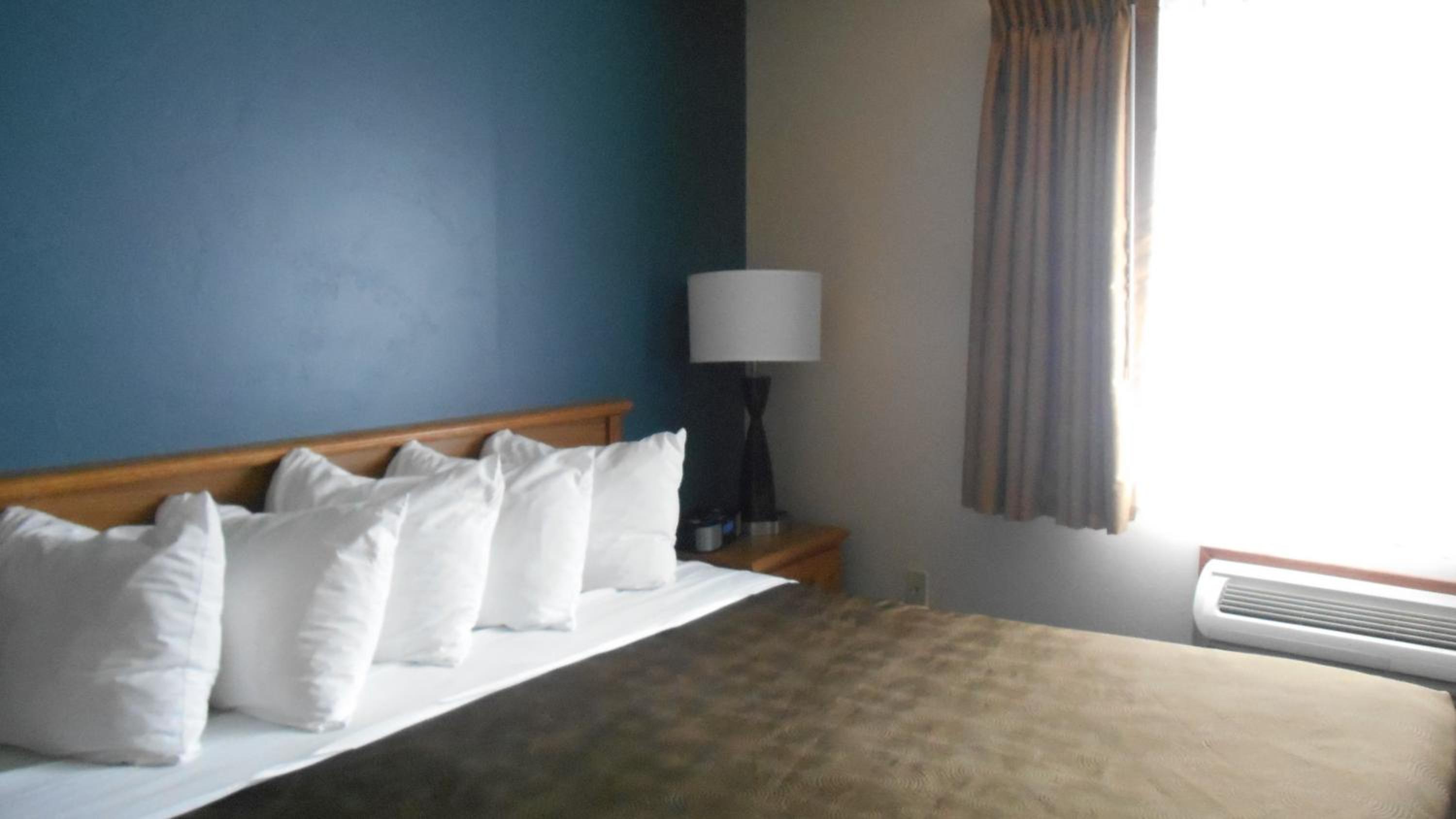 King Room - Non-Smoking photo 1
