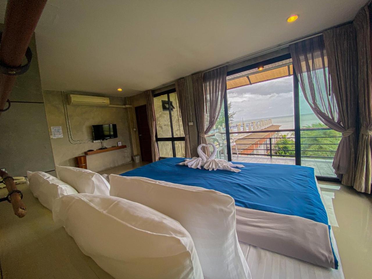 Queen Room with Sea View photo 3