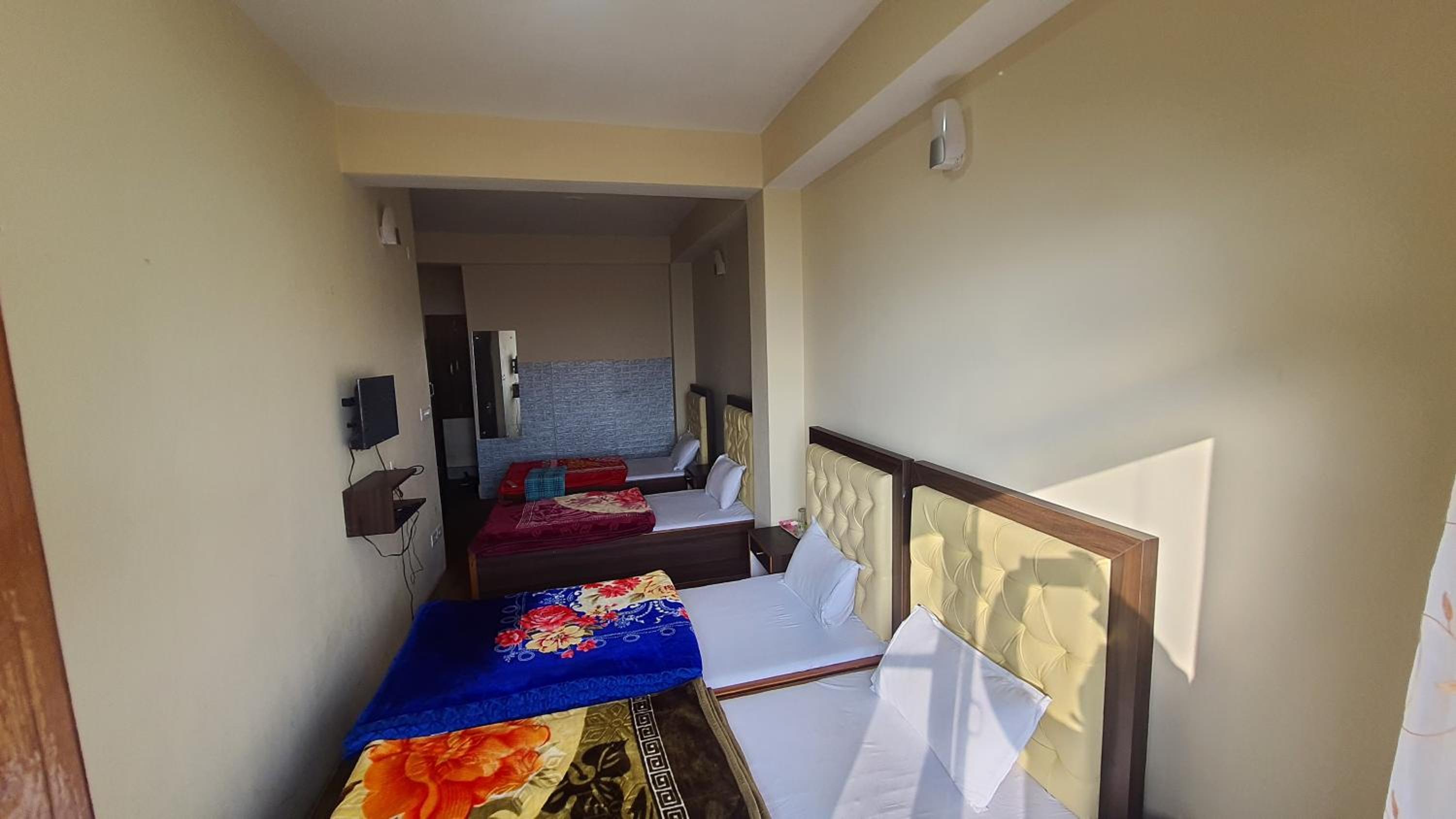 Bed in 4-Bed Mixed Dormitory Room photo 1