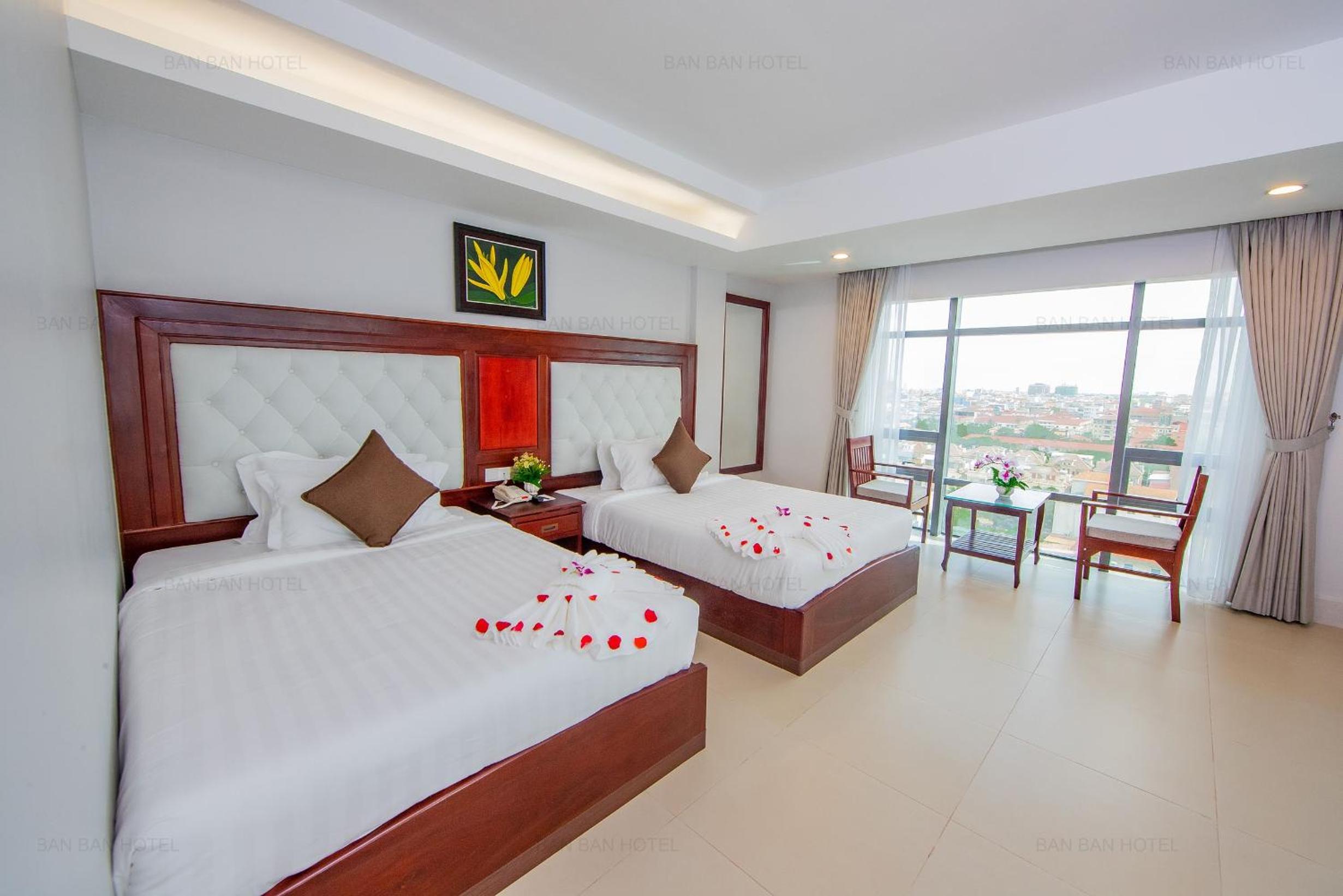 City View Twin Room - Photo 6