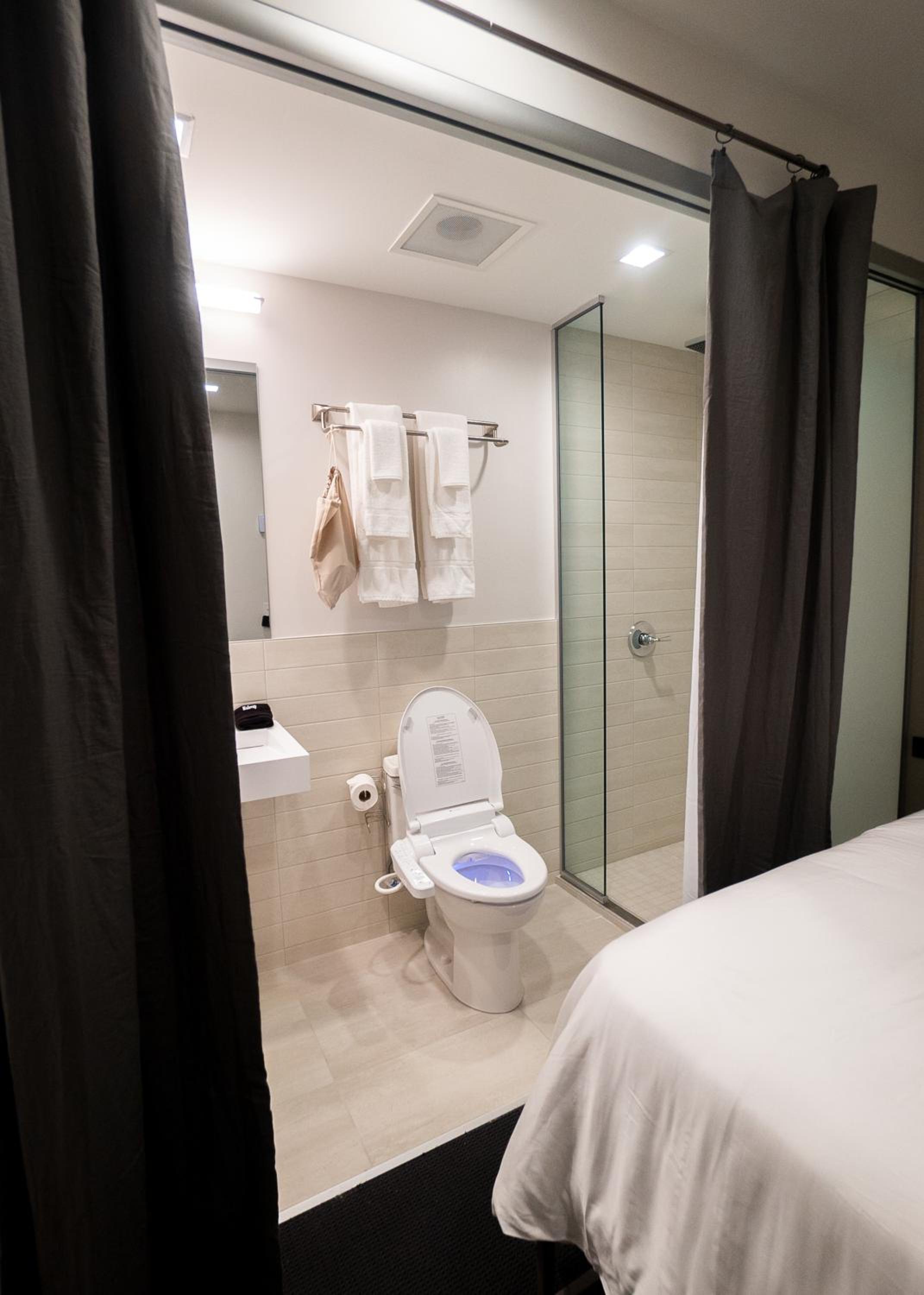 Small Double Room - Photo 5