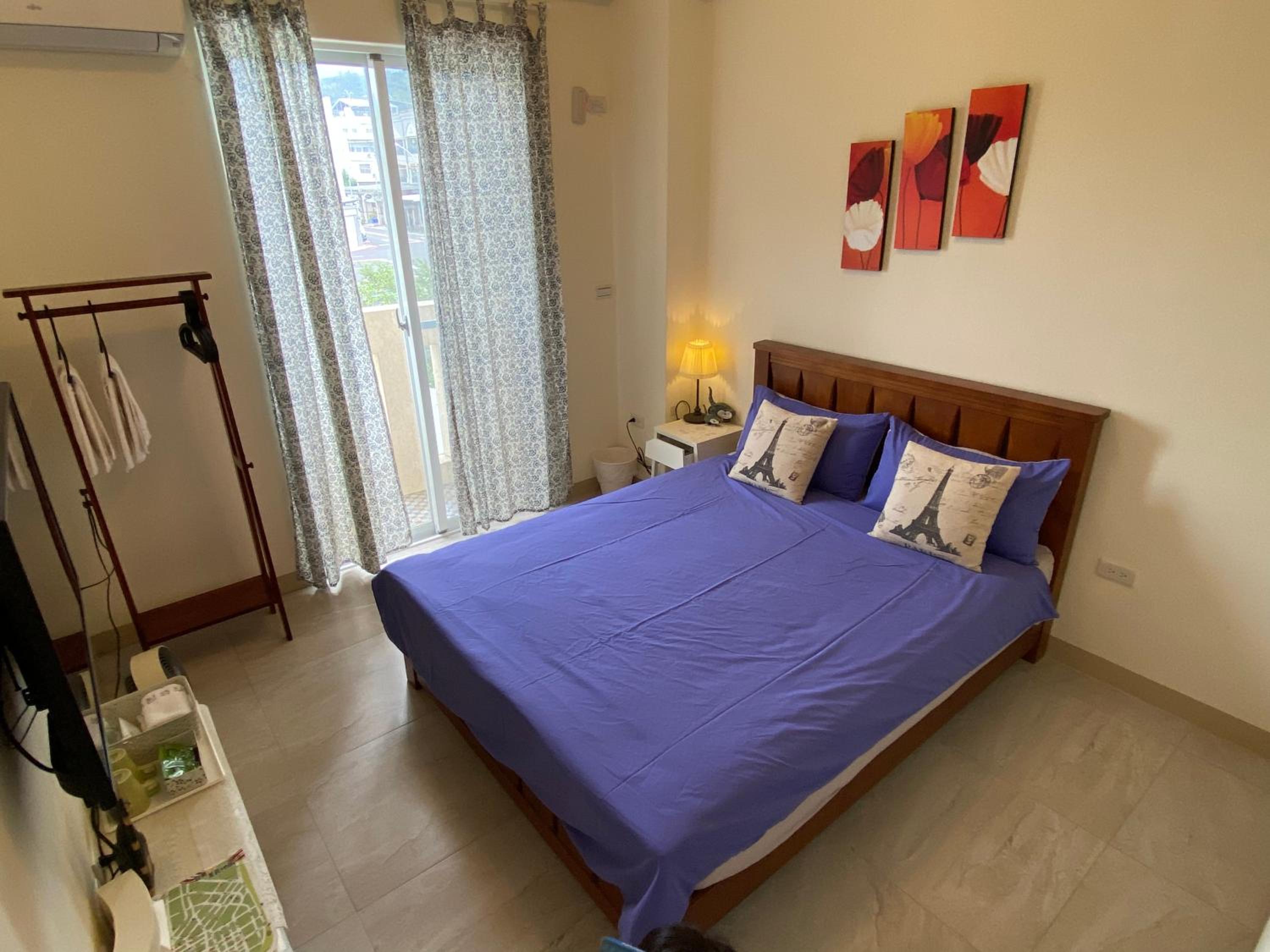 Standard Double Room with Shared Bathroom