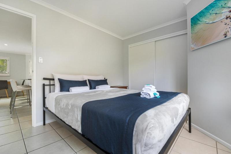 Three-Bedroom Apartment with Off Street Parking photo 2