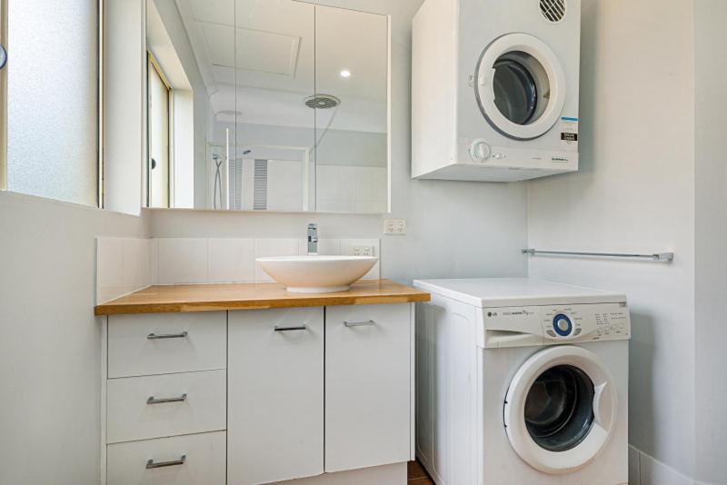 Three-Bedroom Apartment with Off Street Parking photo 3