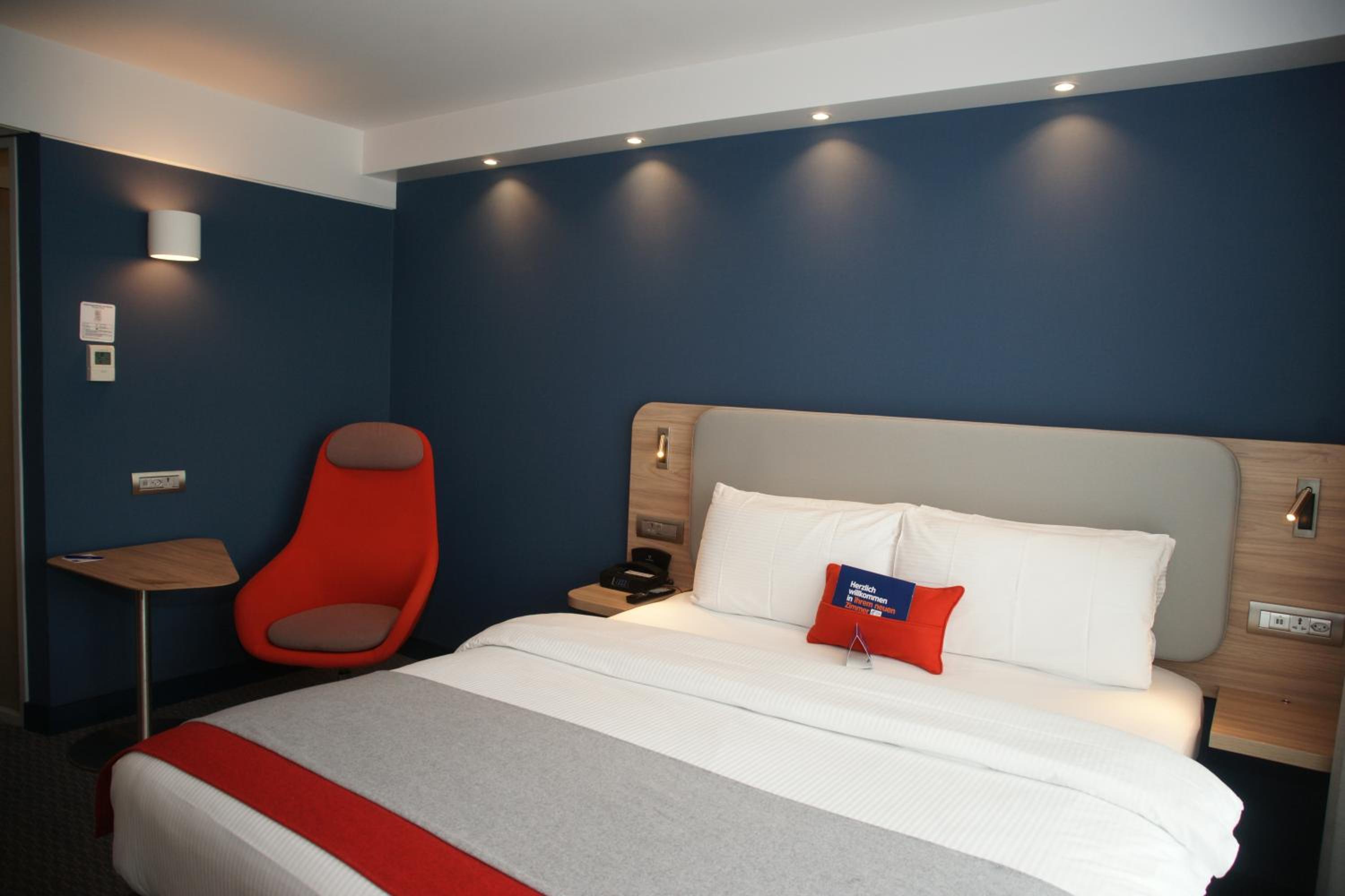 Standard Room with Free Breakfast - Photo 1