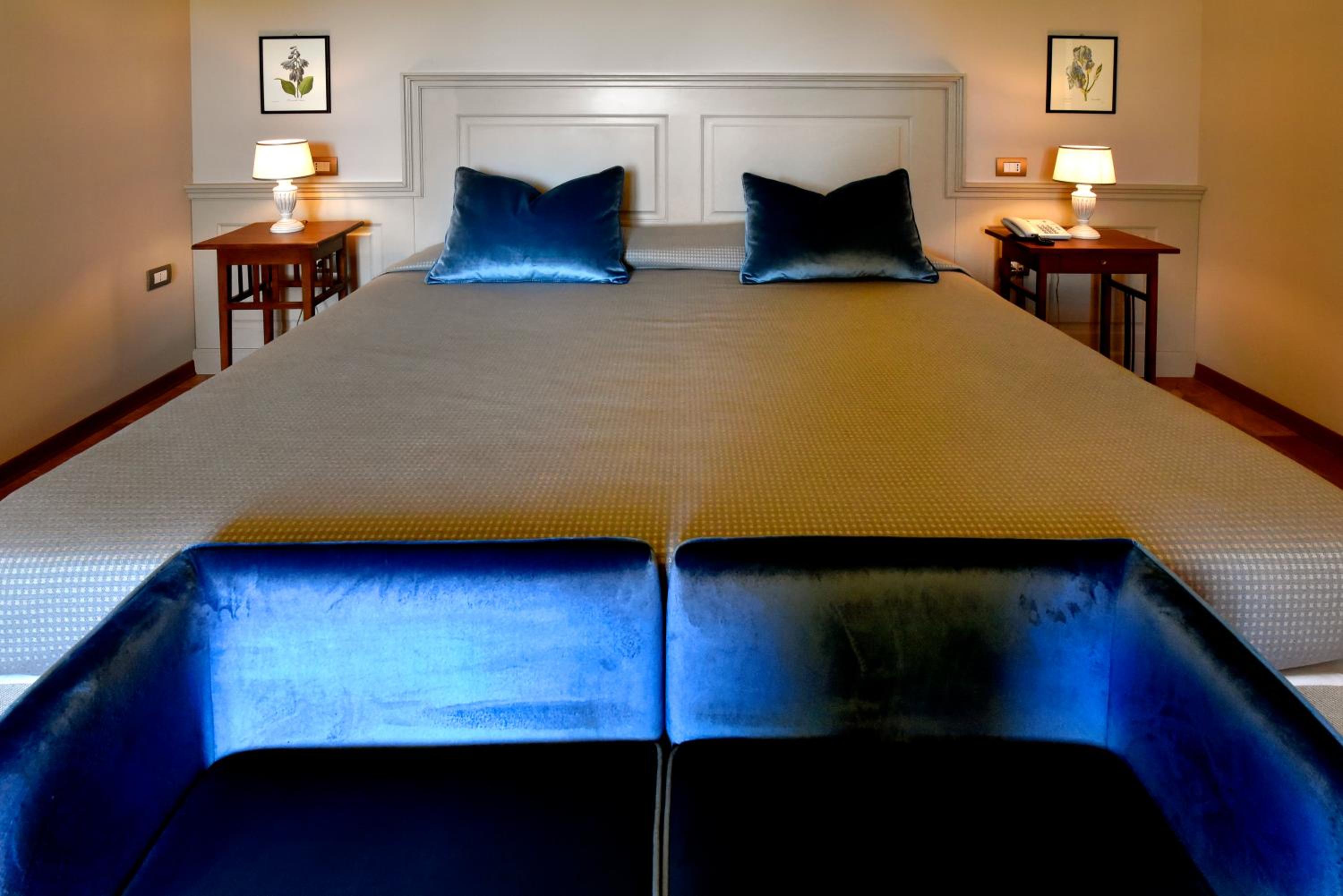 Deluxe Double Room - Photo 14