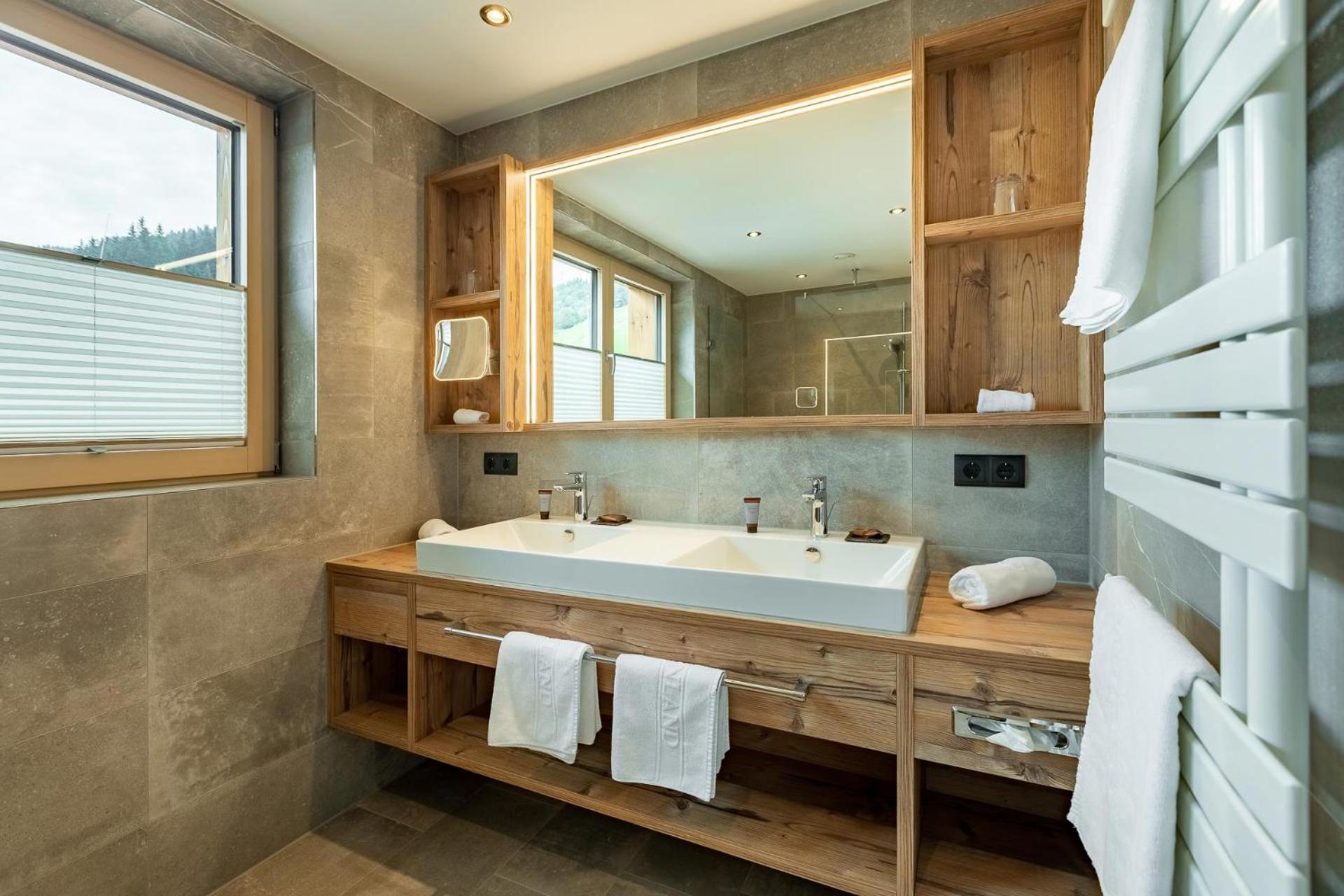One-Bedroom Apartment with Balcony
