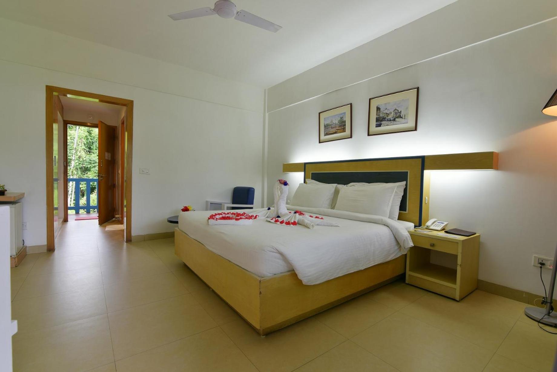 Double or Twin Room photo 3