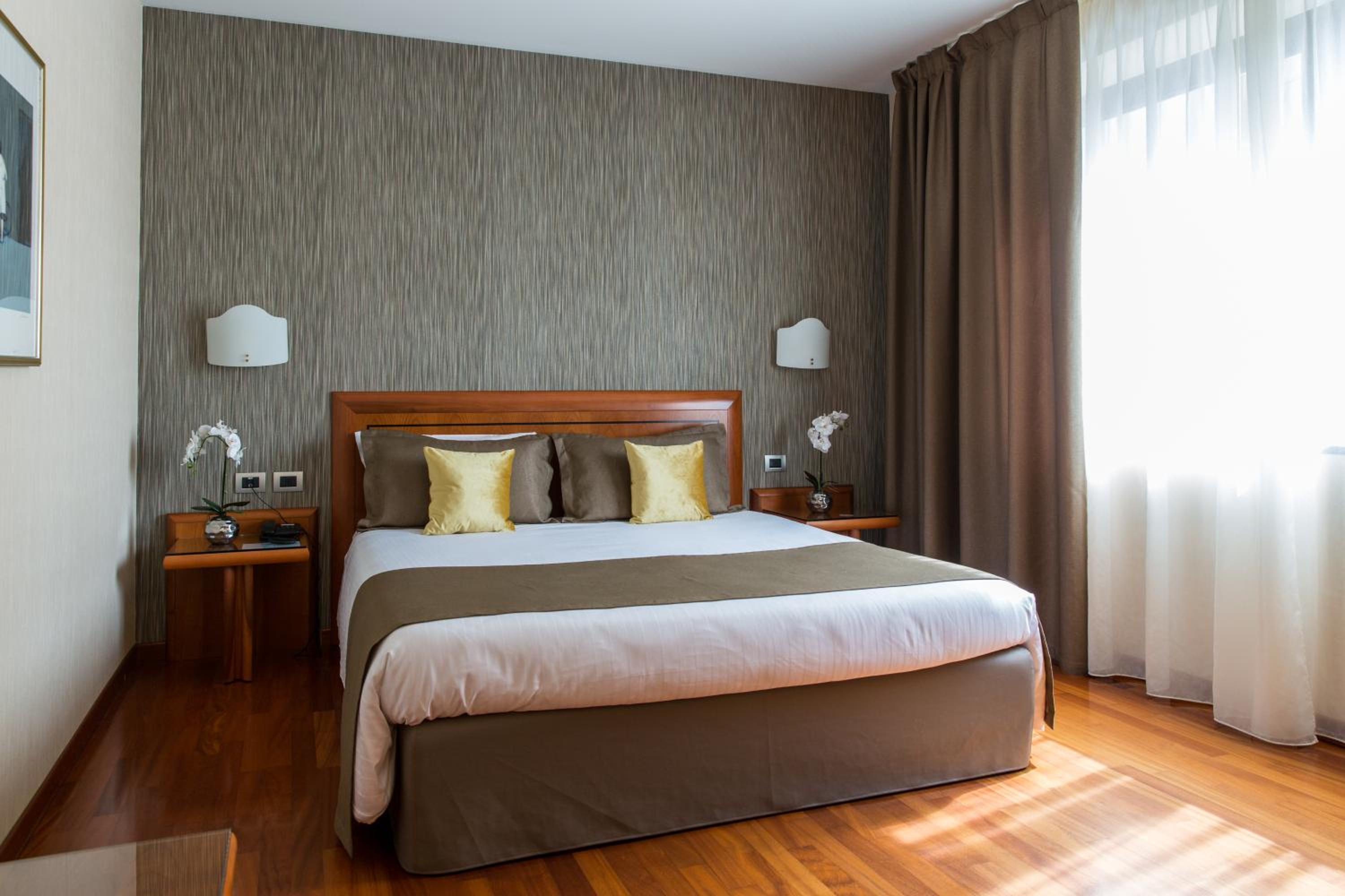 Superior Double or Twin Room - Photo 6