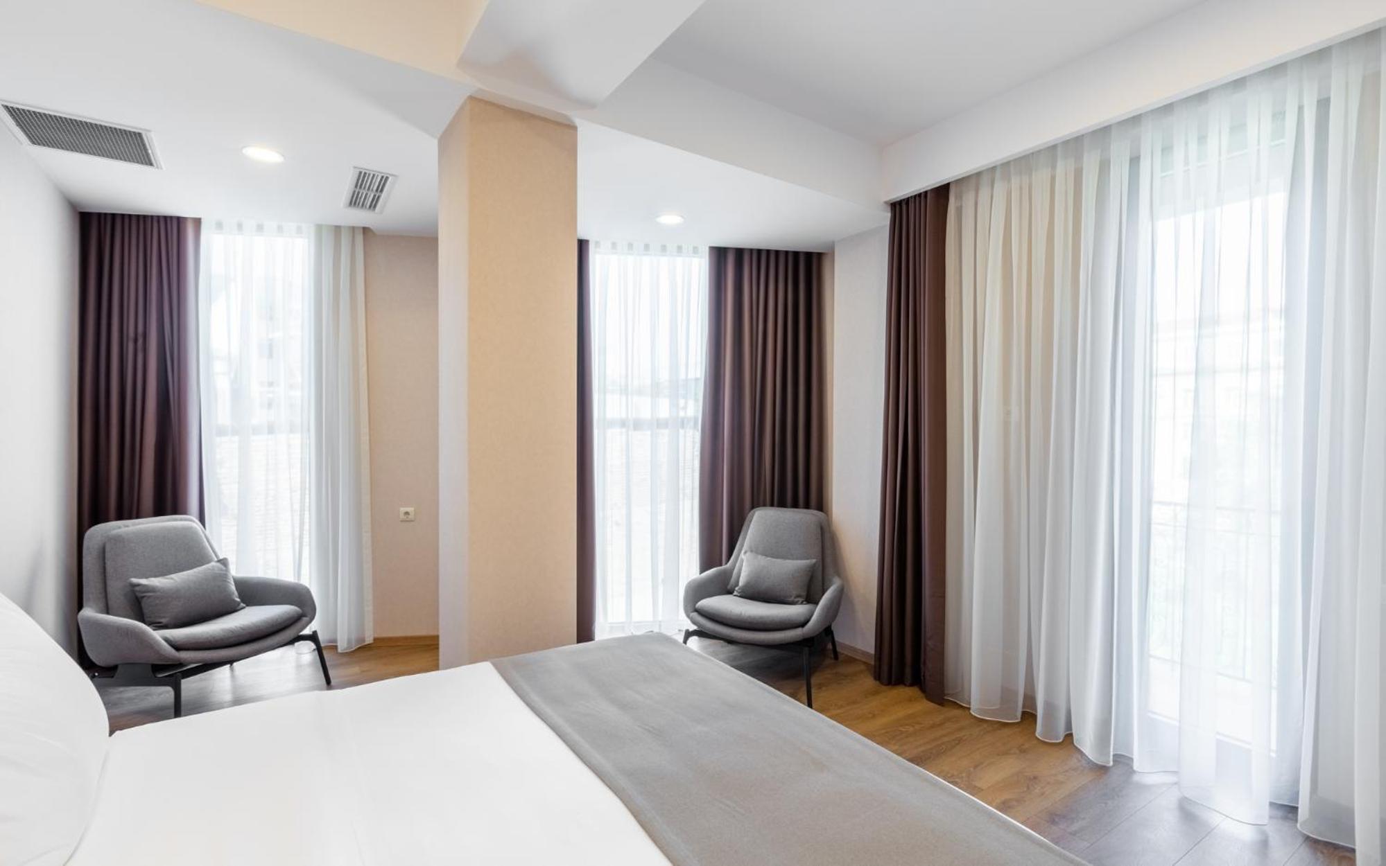 Junior Suite with Balcony photo 3