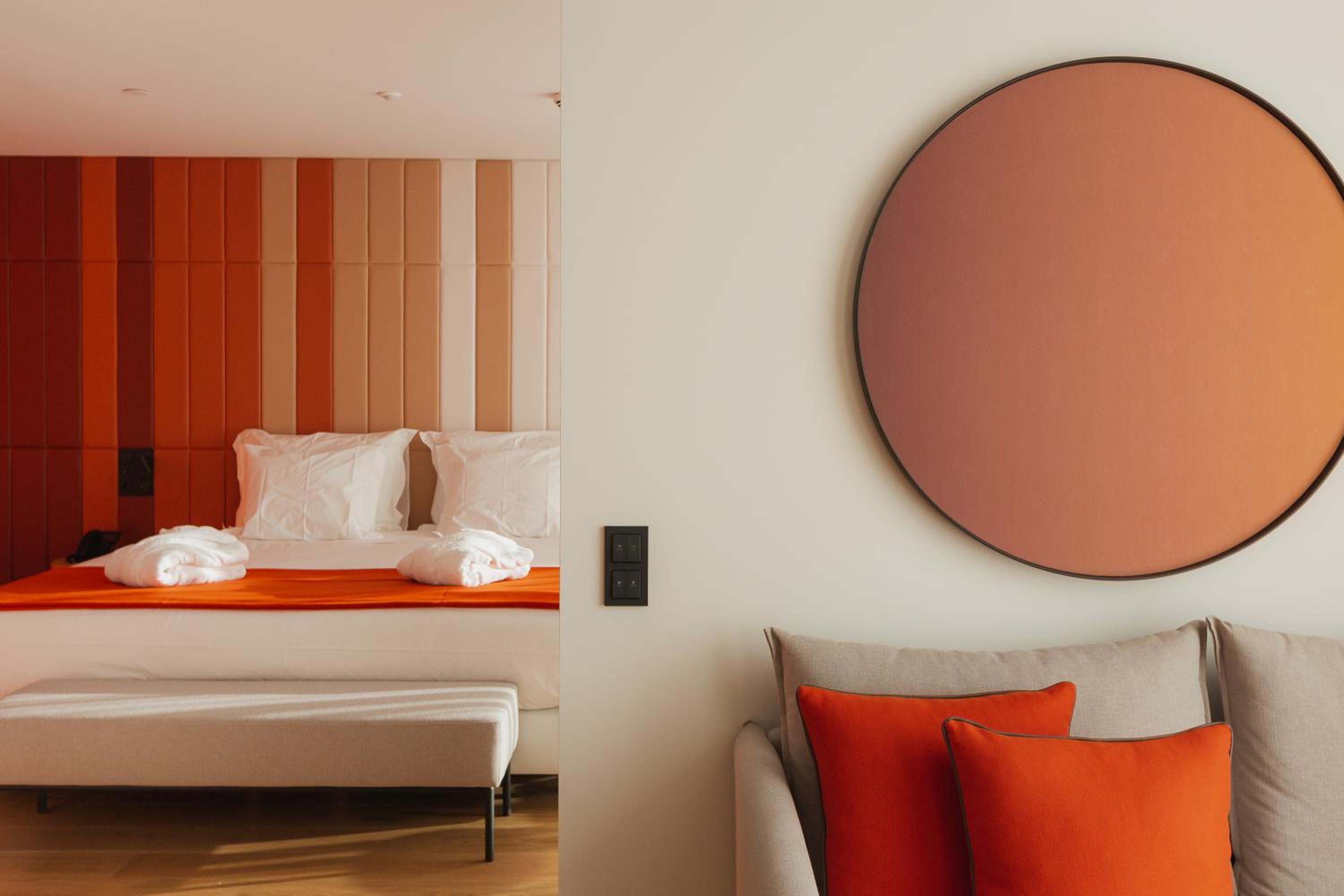 Executive Suite with City View - Photo 2