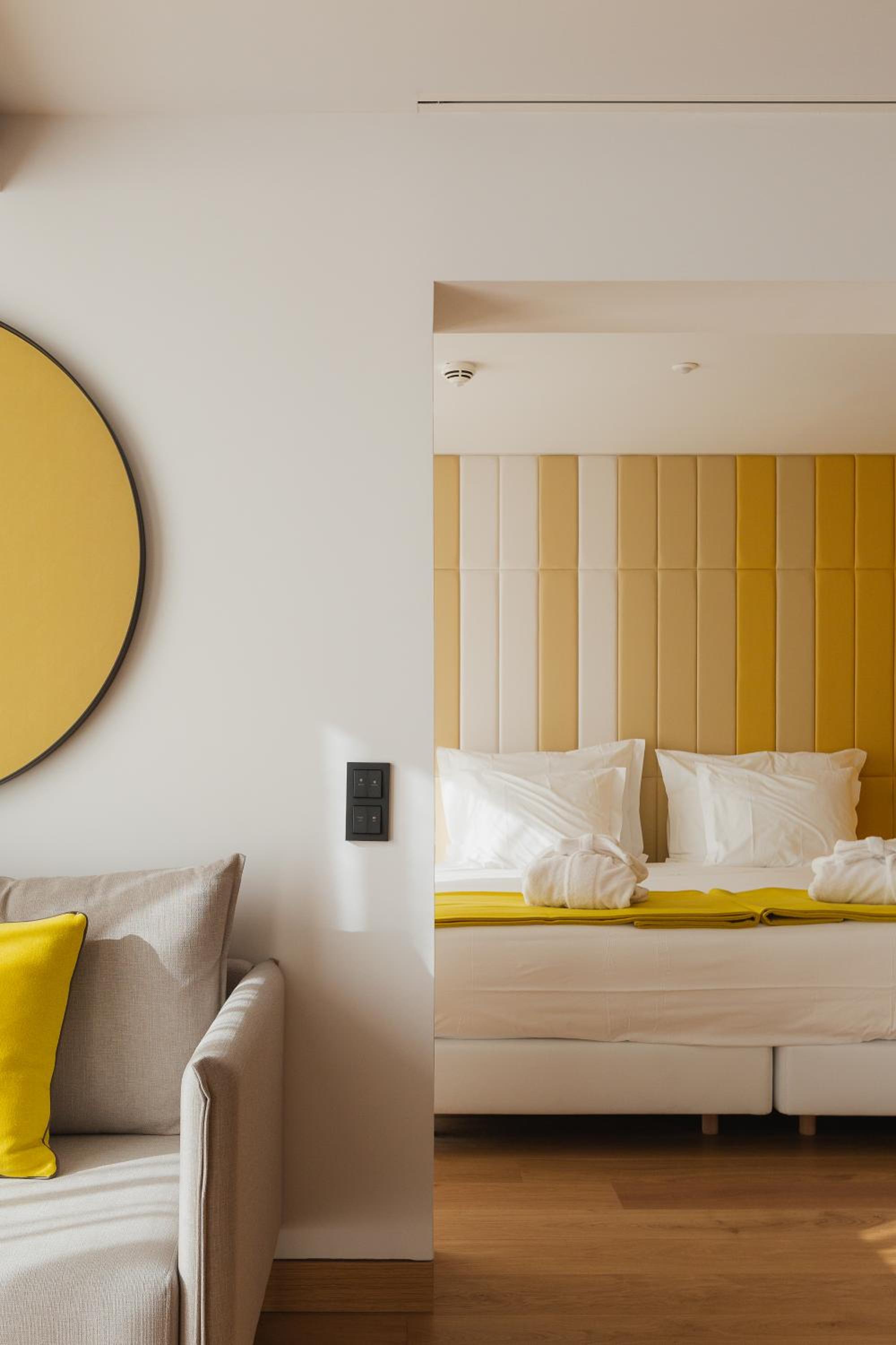 Executive Suite with City View - Photo 12
