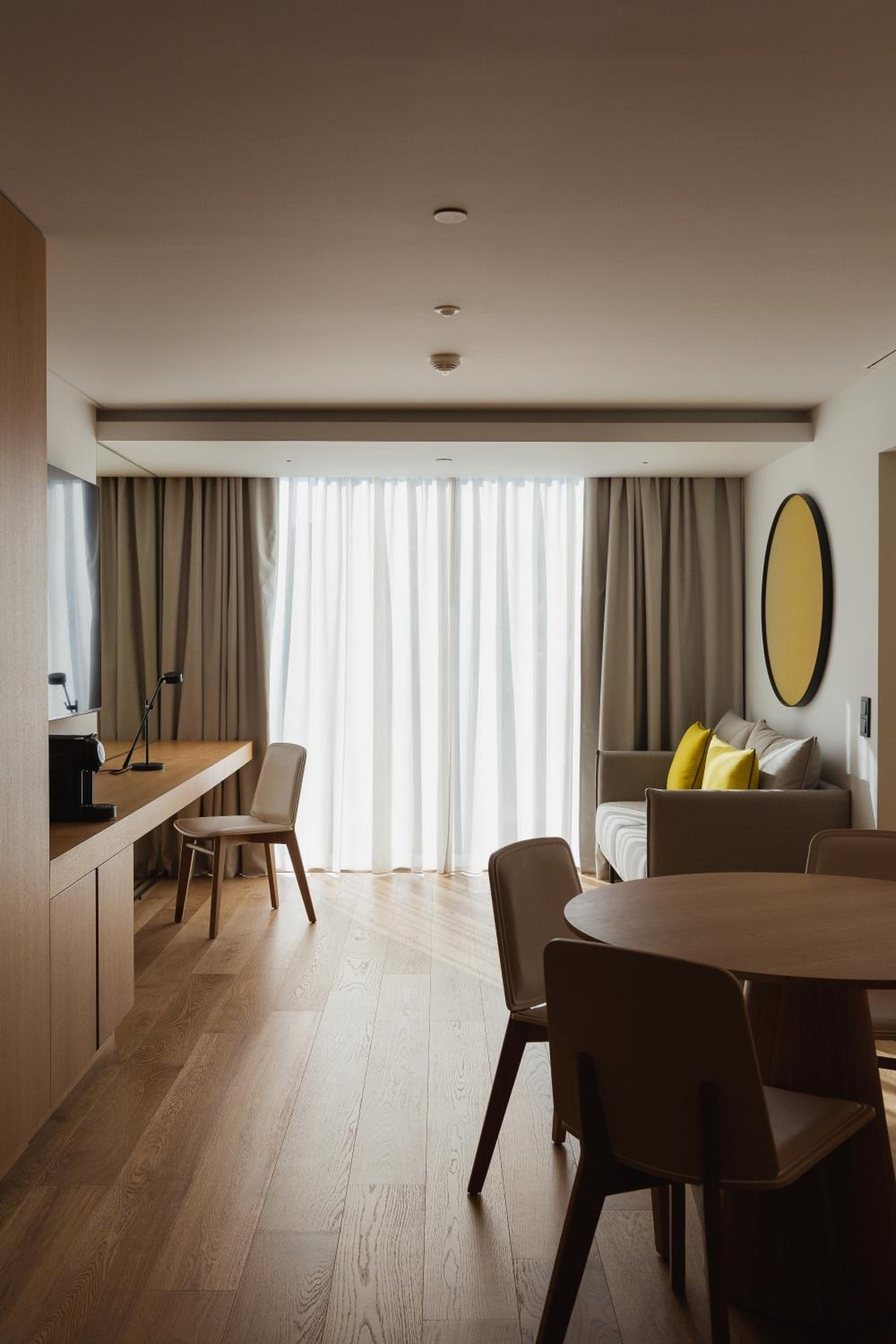 Executive Suite with City View - Photo 20