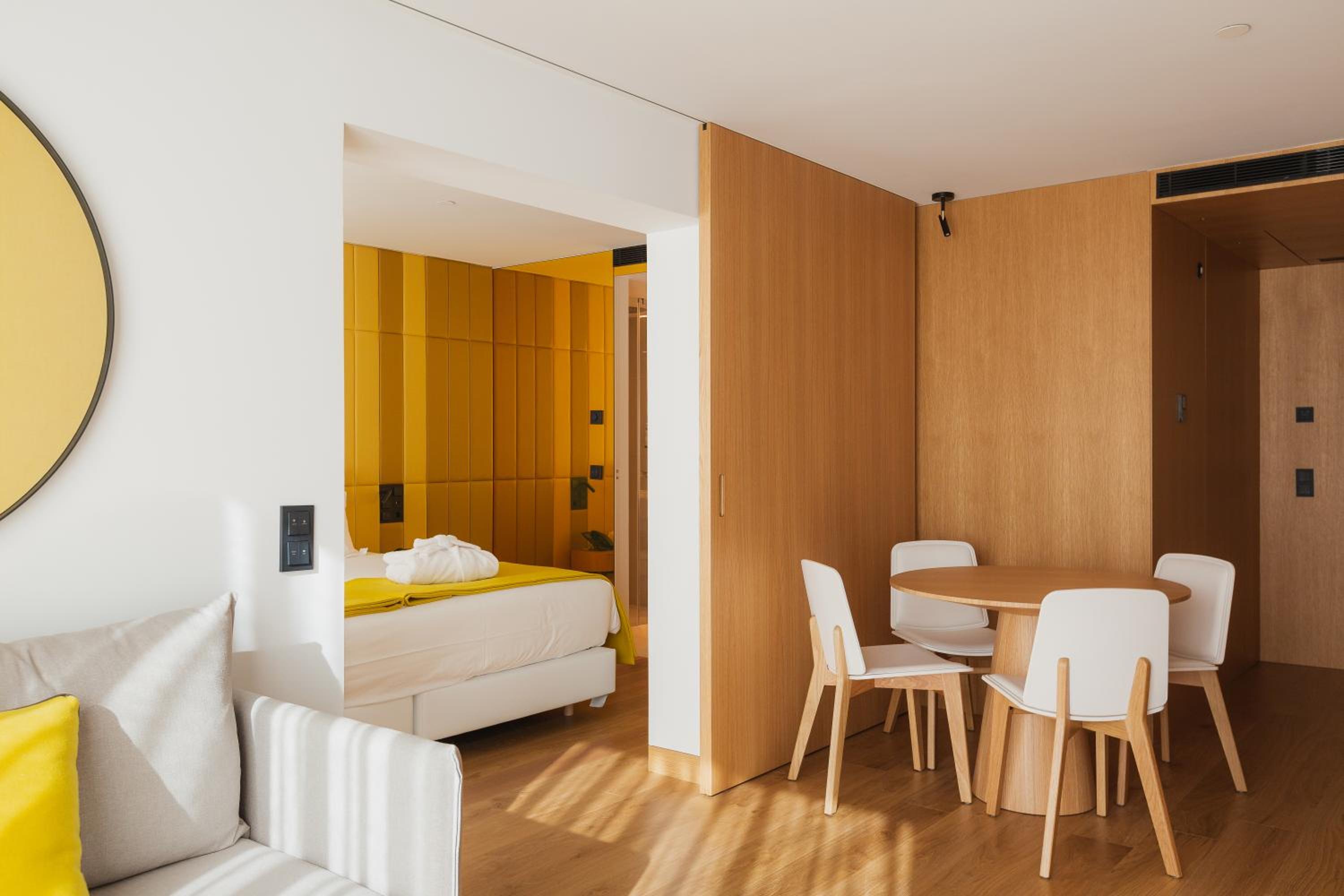 Executive Suite with City View - Photo 7