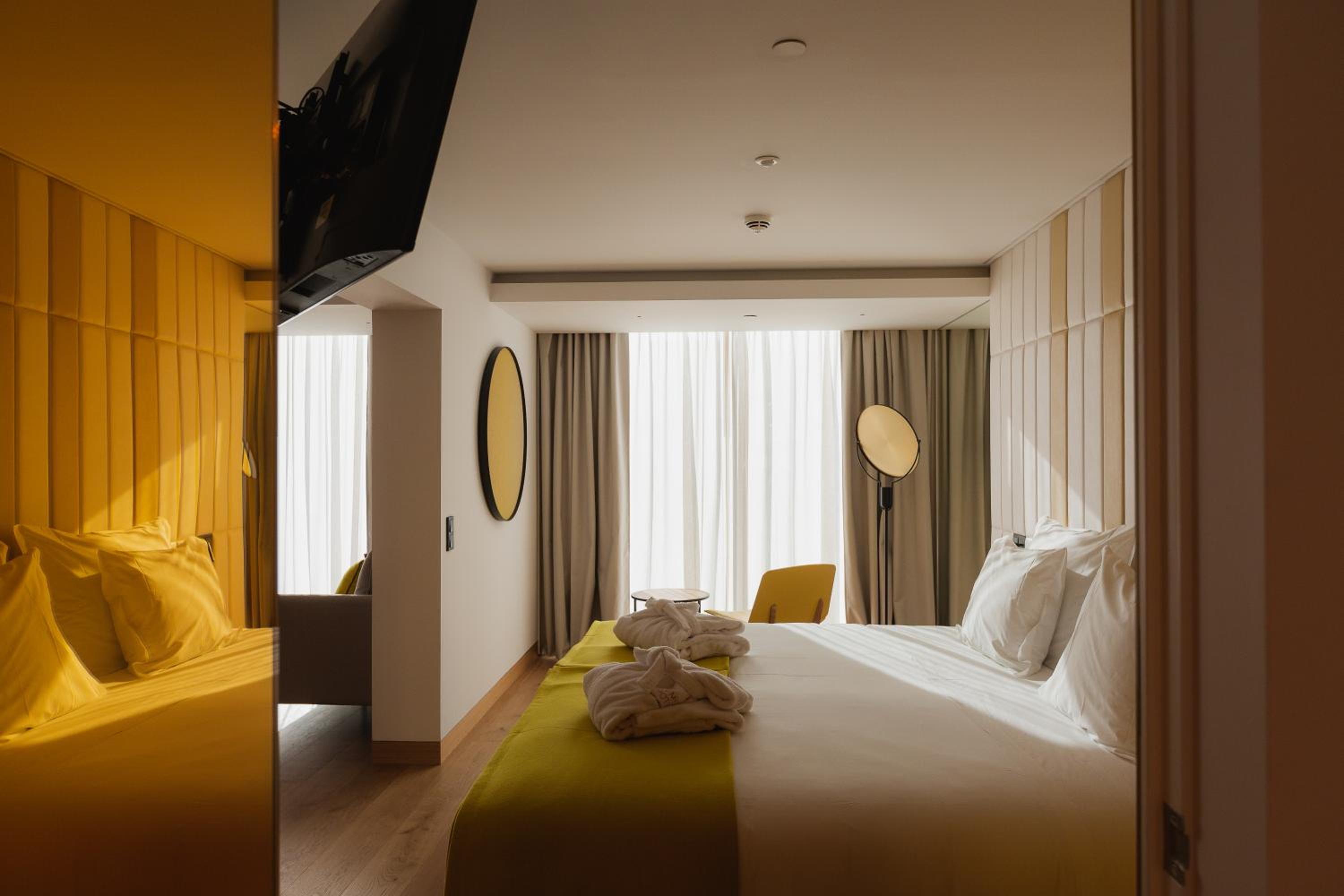 Executive Suite with City View - Photo 22