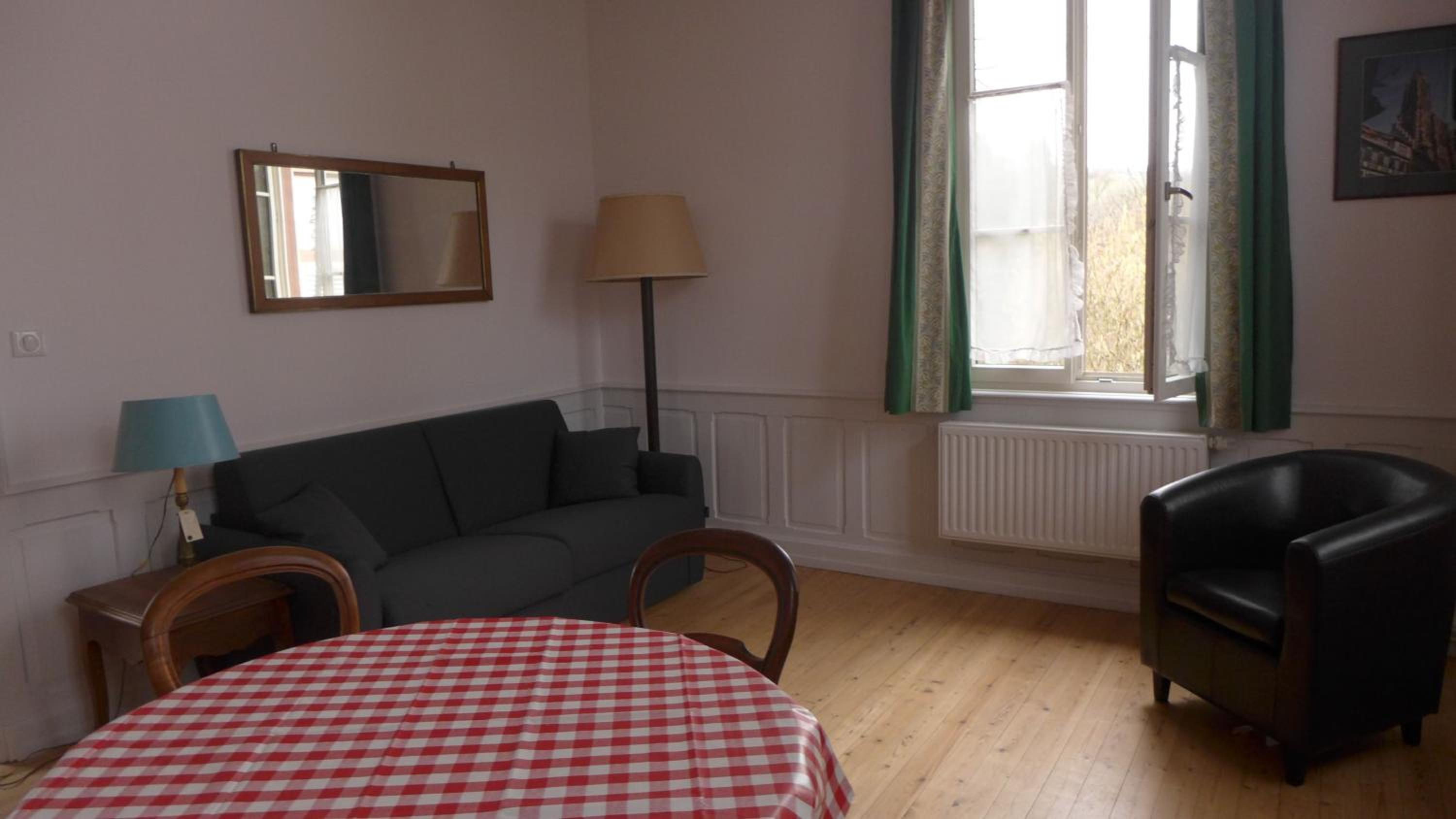 Apartment photo 2