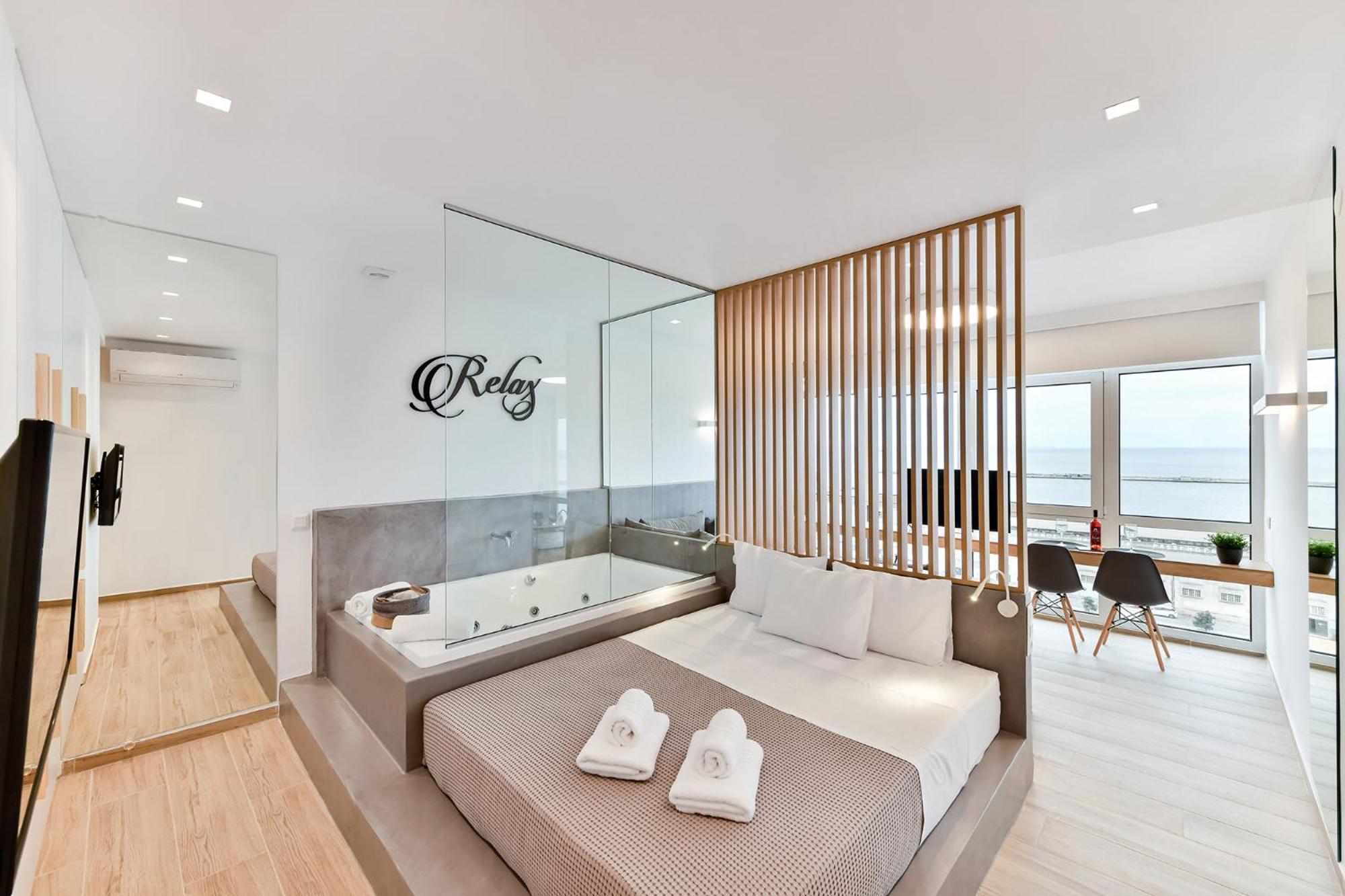 Junior Suite with Sea View - Photo 1