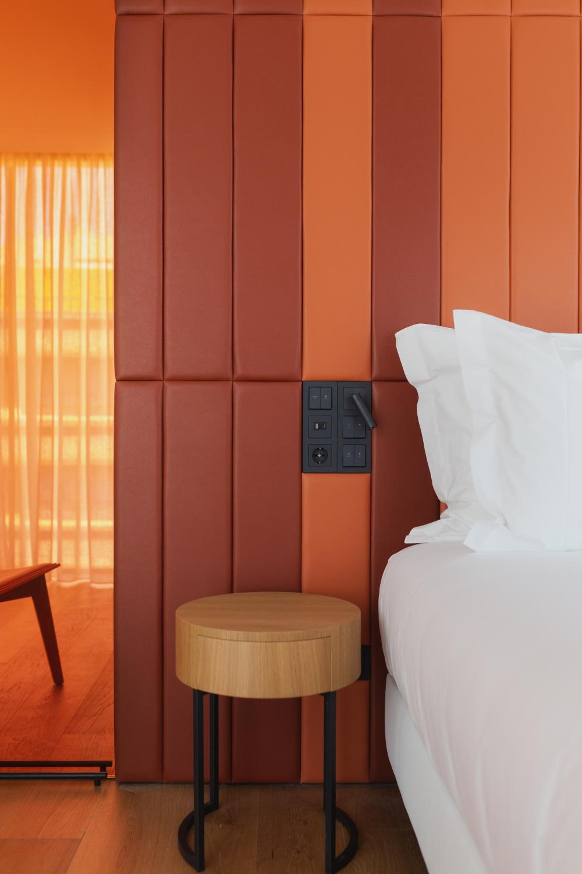 Deluxe Double Room with Show View - Photo 16