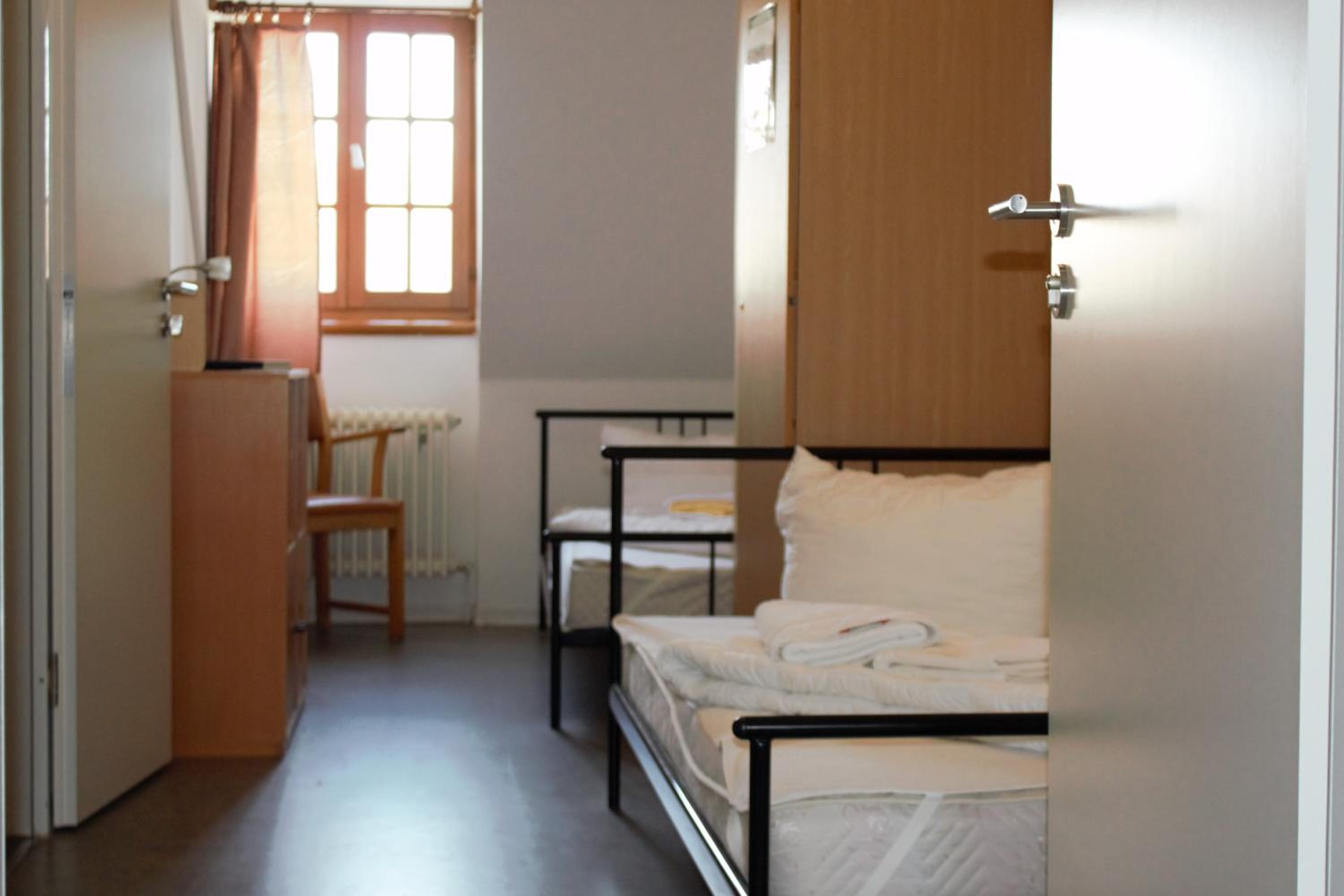Double Room with Private Bathroom - Photo 4