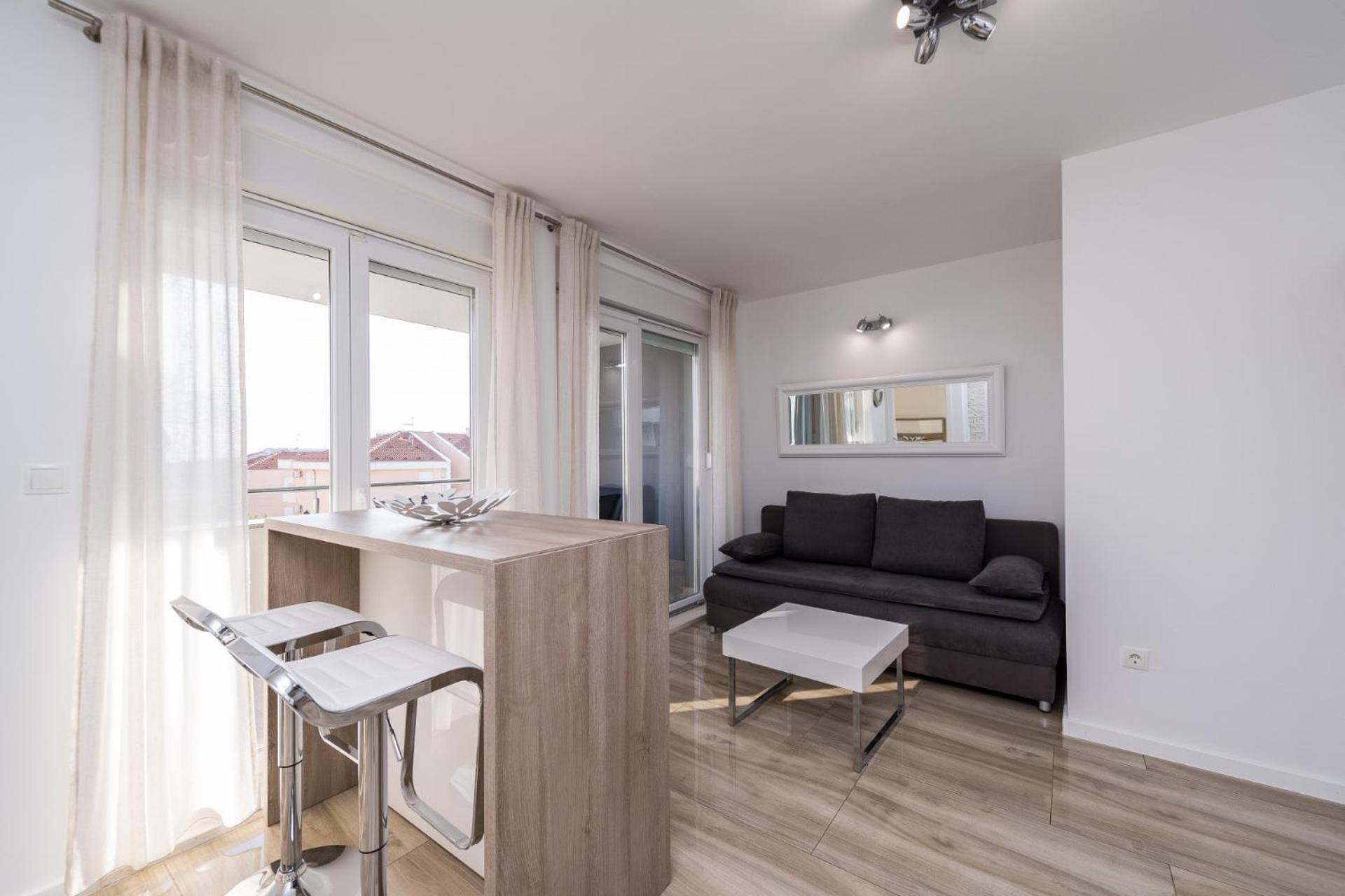 One-Bedroom Apartment with Balcony