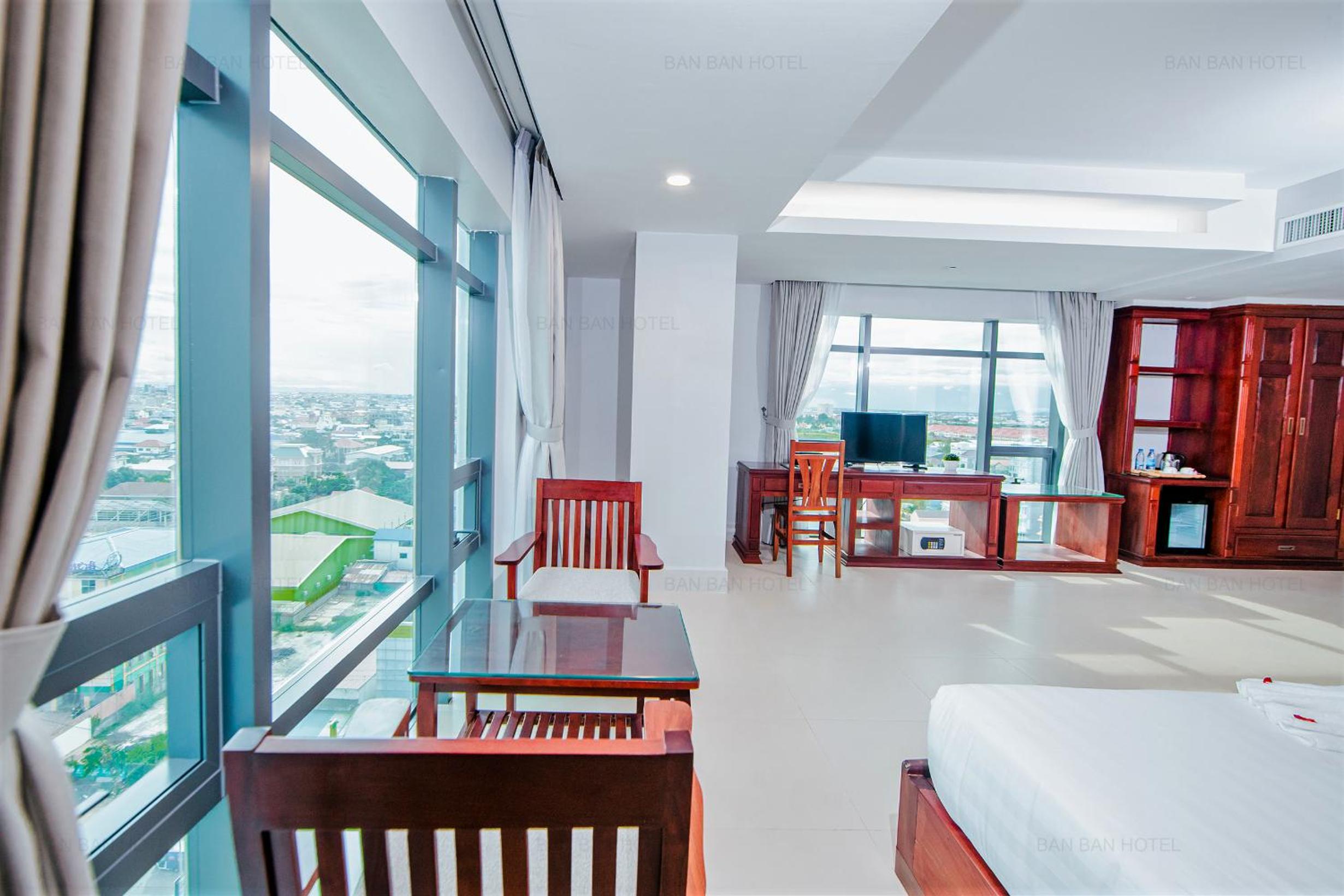 Deluxe Twin City View - Photo 8